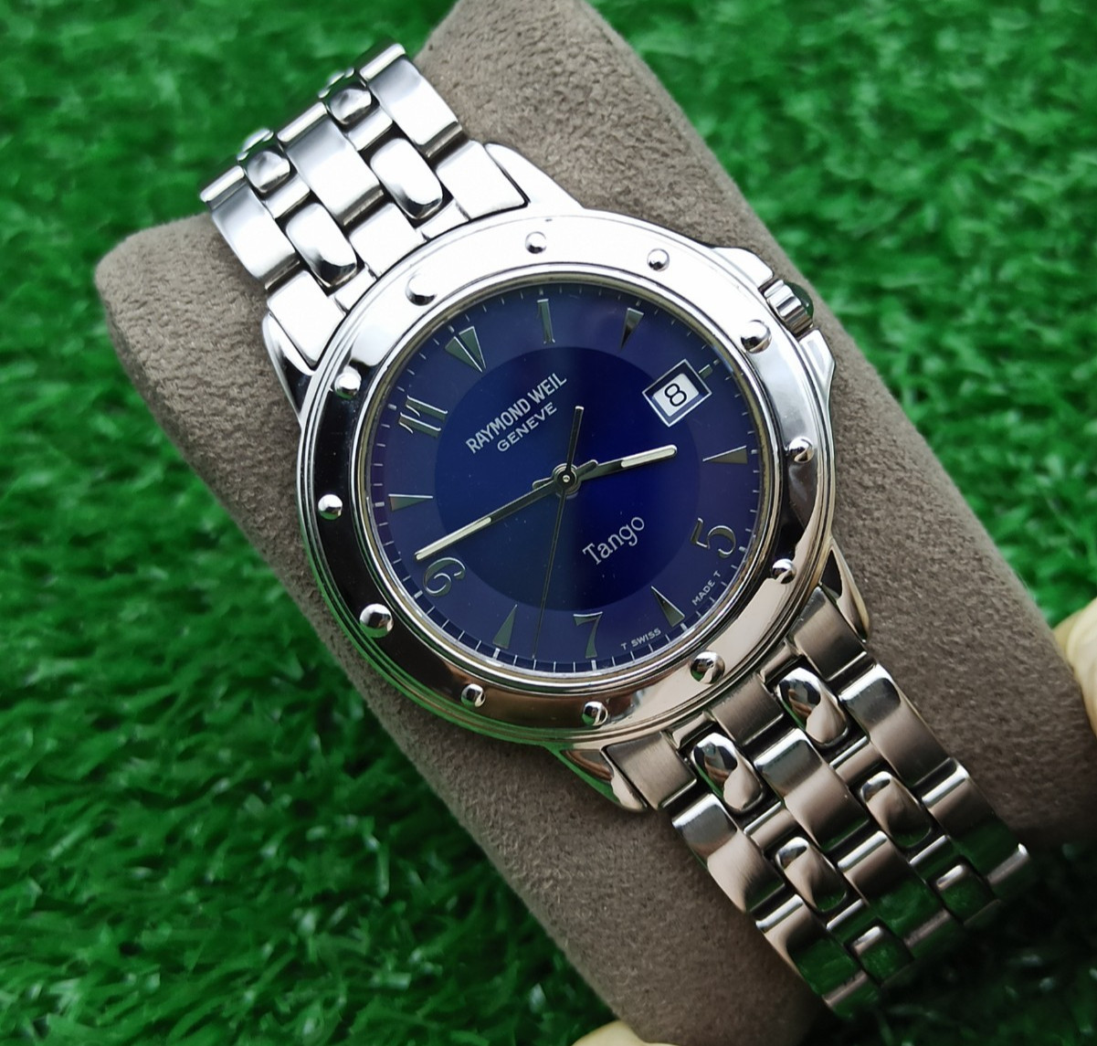 Elegant Raymond Weil Geneve Tango Blue Face Steel Quartz Watch Ref 5560