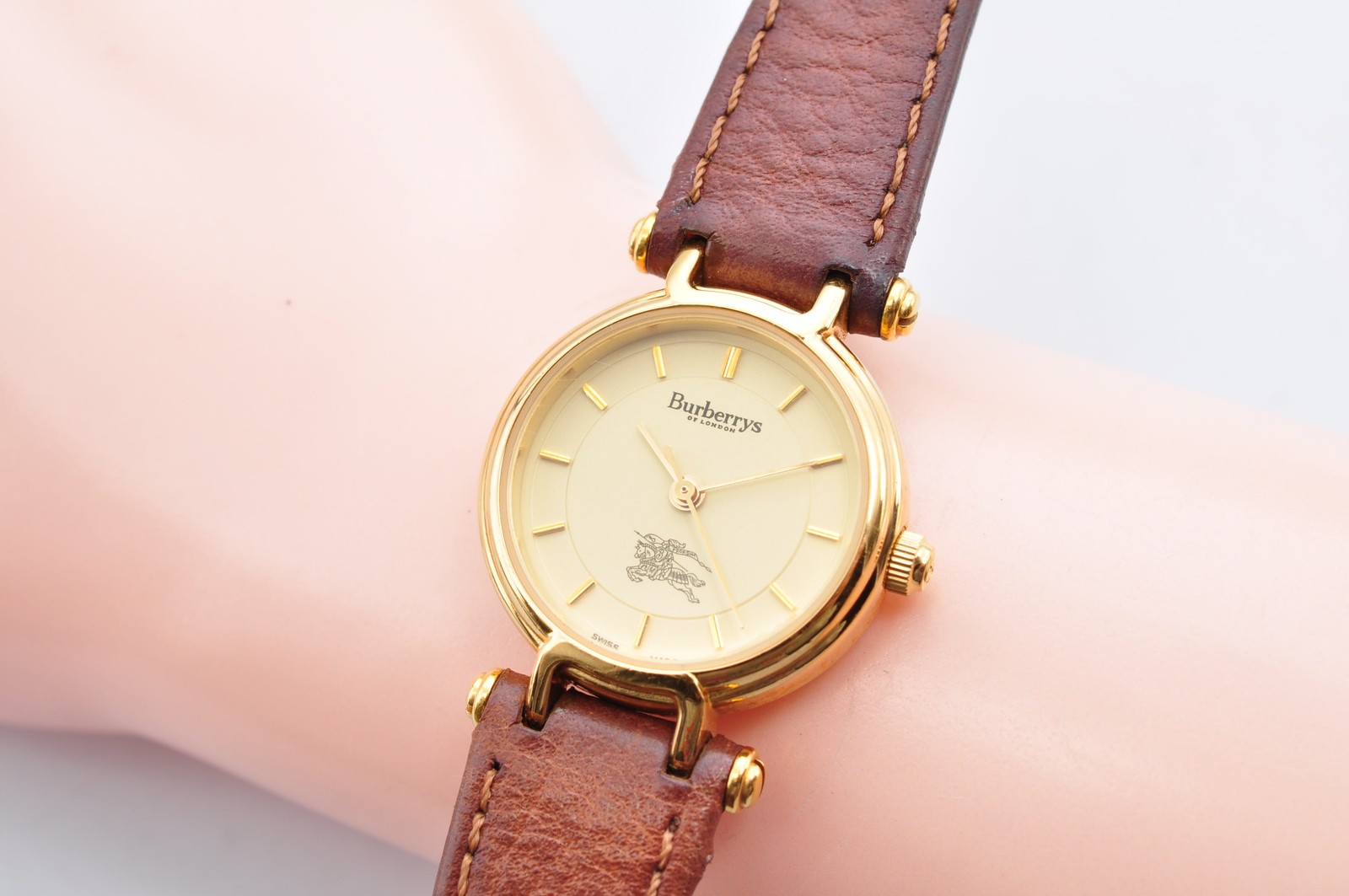 Burberrys OF LONDON 3200 Quartz Watch Analog Round Women w-1388