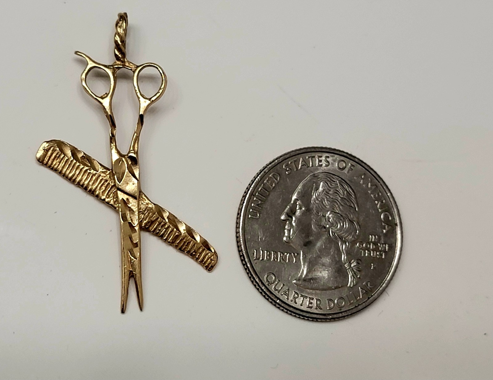 80s Vintage Barber’s Scissors & Comb Hairdressing Charm 2 grams 14k Gold