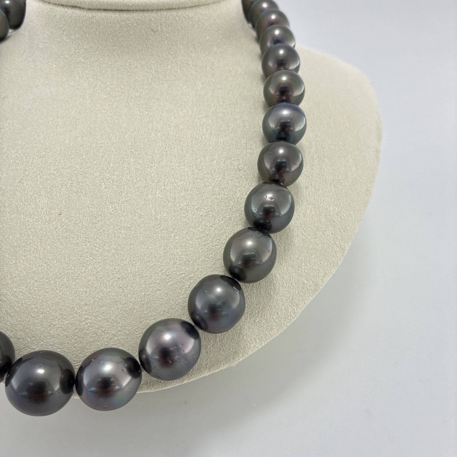 12-14.4mm Pearl French Tahiti Black Necklace Silver 18.11″