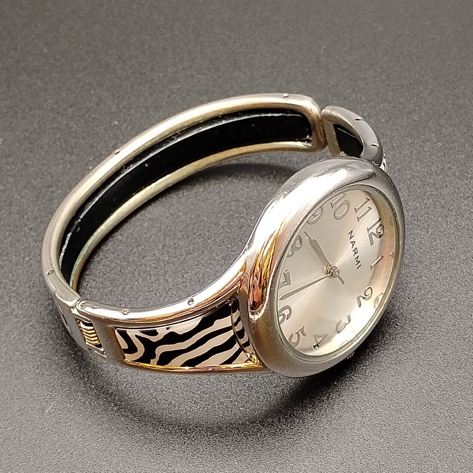 NARMI SKU4009 Wristwatch Silver-Tone Zebra Print Bangle Japan Movt