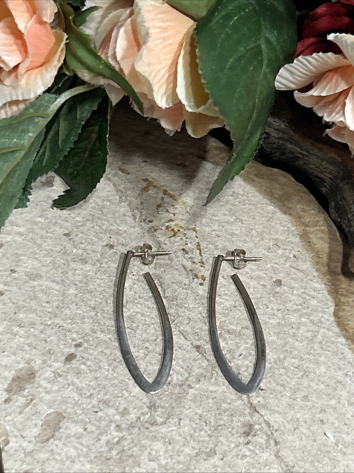 46. VIntage 585 Gold post 925 Sterling V hoop stud Earrings 41mm, 3.7g