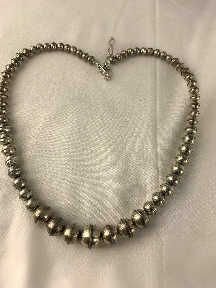 Hand Stamped Bench Navajo Pearls Graduated Sterling Silver Bead Necklace 21”