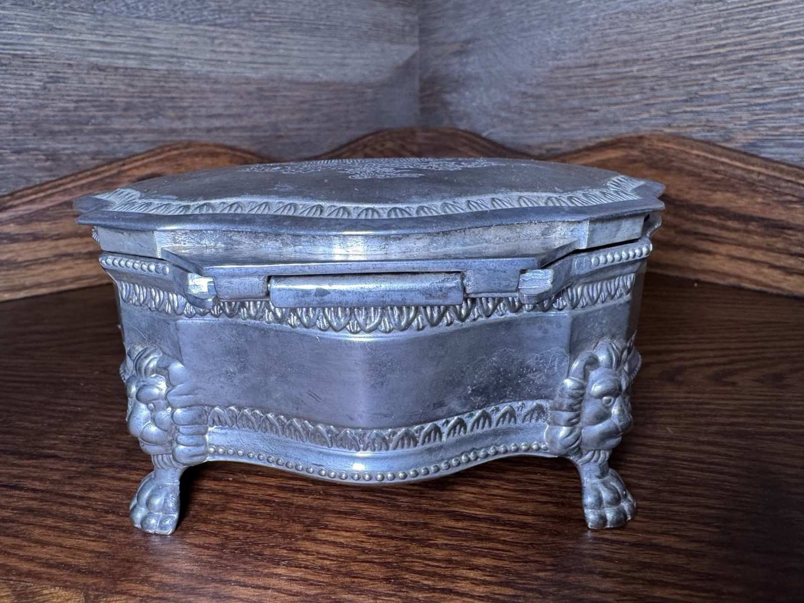 Vintage International Silver Company Coat Of Arms Jewelry Box w/ Red Velvet 