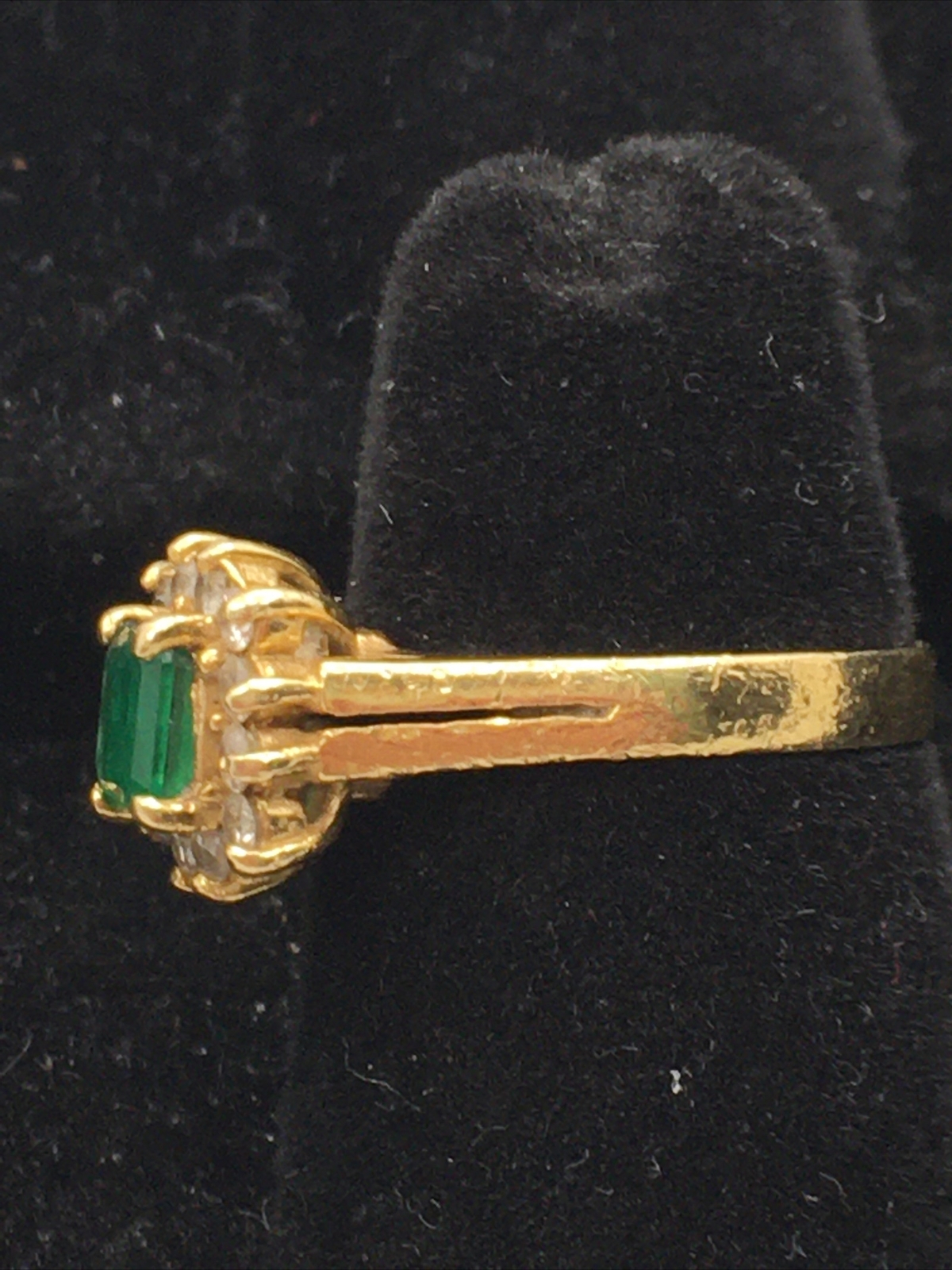 VINTAGE 14K Yellow Gold 0.37CTW Emerald & 0.25CTW Diamonds Ladies Ring 3.4gr.