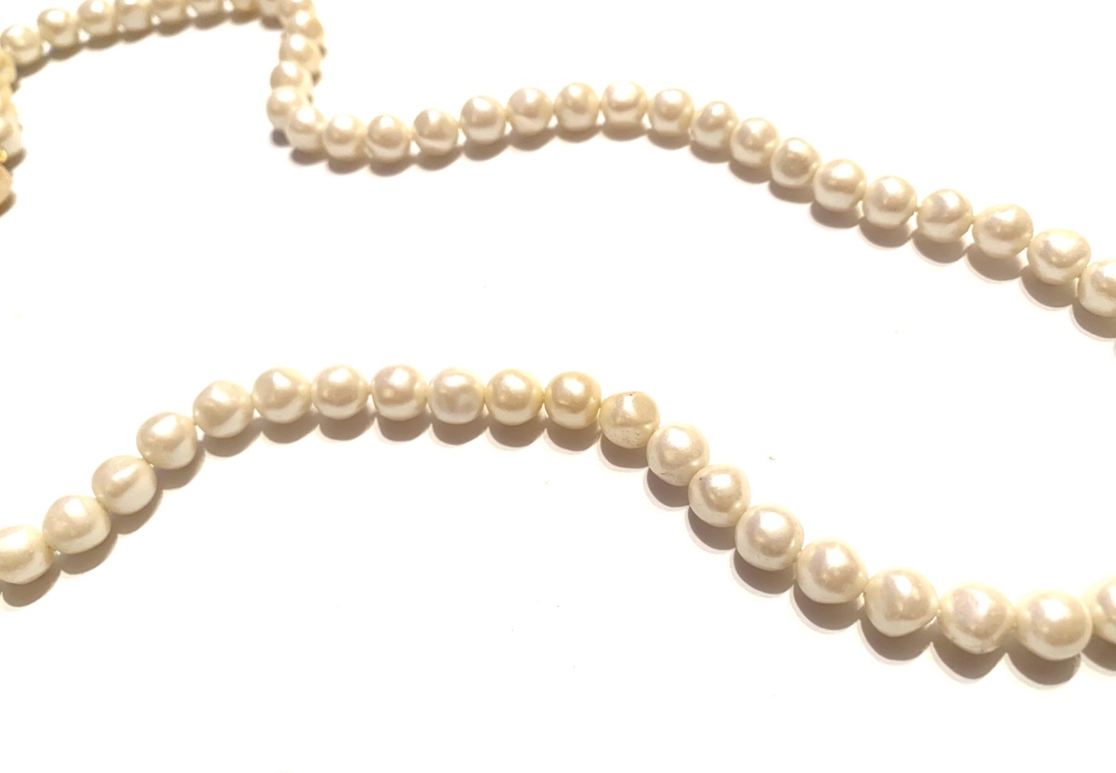 Vintage Faux Pearl Necklace with Gold Toned Push Lock 23” Length