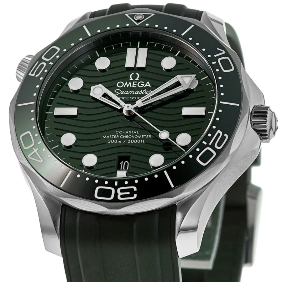 New Omega Seamaster Diver 300M Automatic Green Men’s Watch 210.32.42.20.10.001