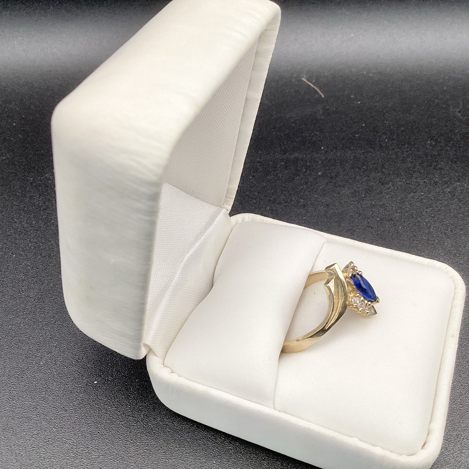 New 10KT stamped yellow gold marquise September birthstone ring women size 8.25