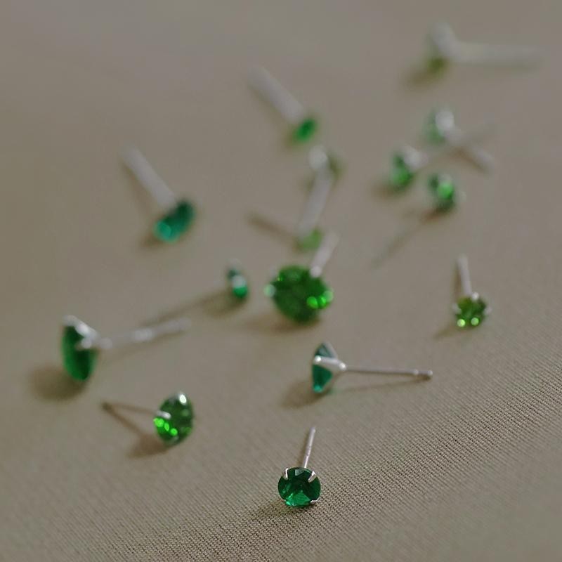 Men Women Green Round Solitaire CZ 925 Sterling Silver Mini Stud Earrings GIFT