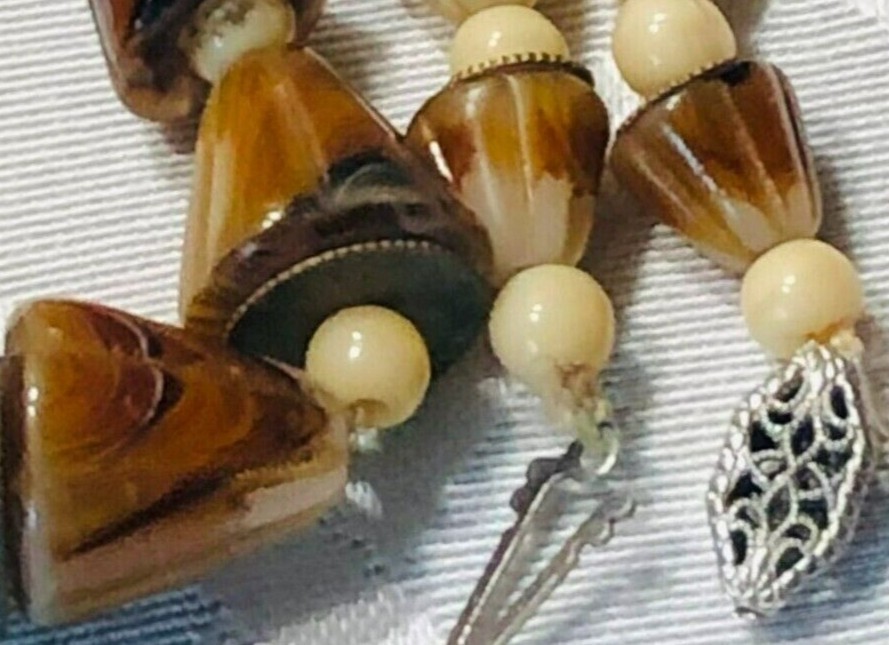 VINTAGE 10K GRADIATED CONCH SHELL NECKLACE W/ PEARL SPACERS 16″ – ONE OF A KIND!