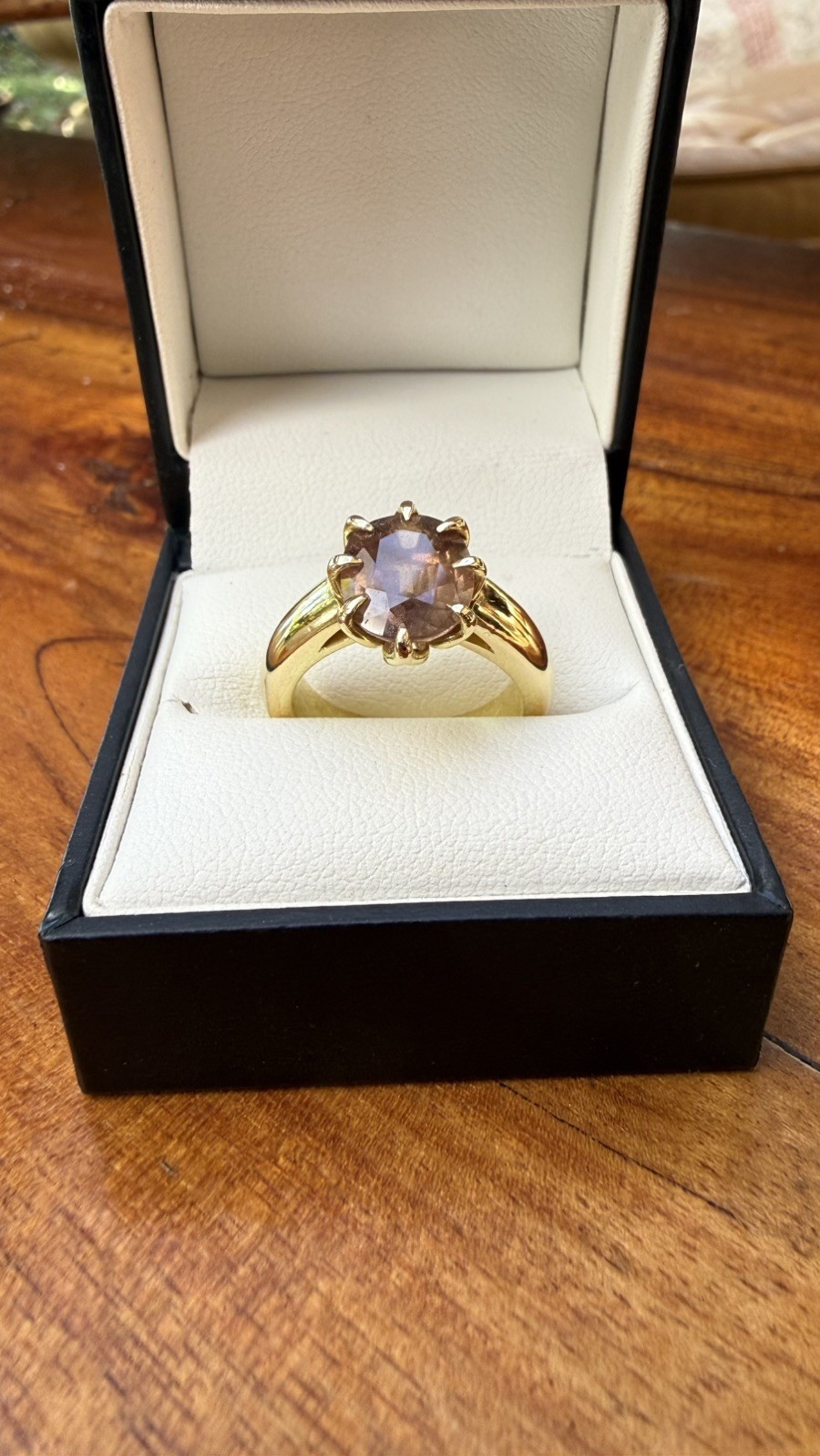 18K Solid Yellow Gold Natural Colour-Change Sapphire Solitaire Ring — 4.33ct