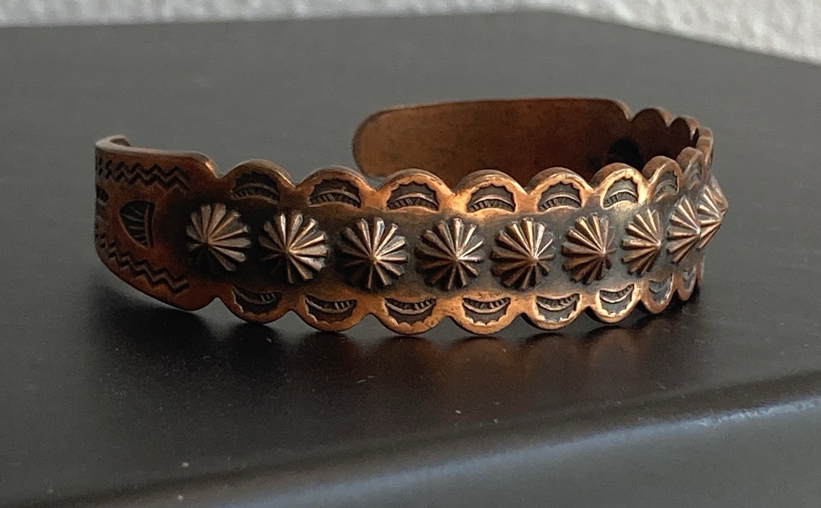 Vintage Southwest Copper Stamped Concho Star Cuff Bracelet Tourist (5.2″ + Gap)