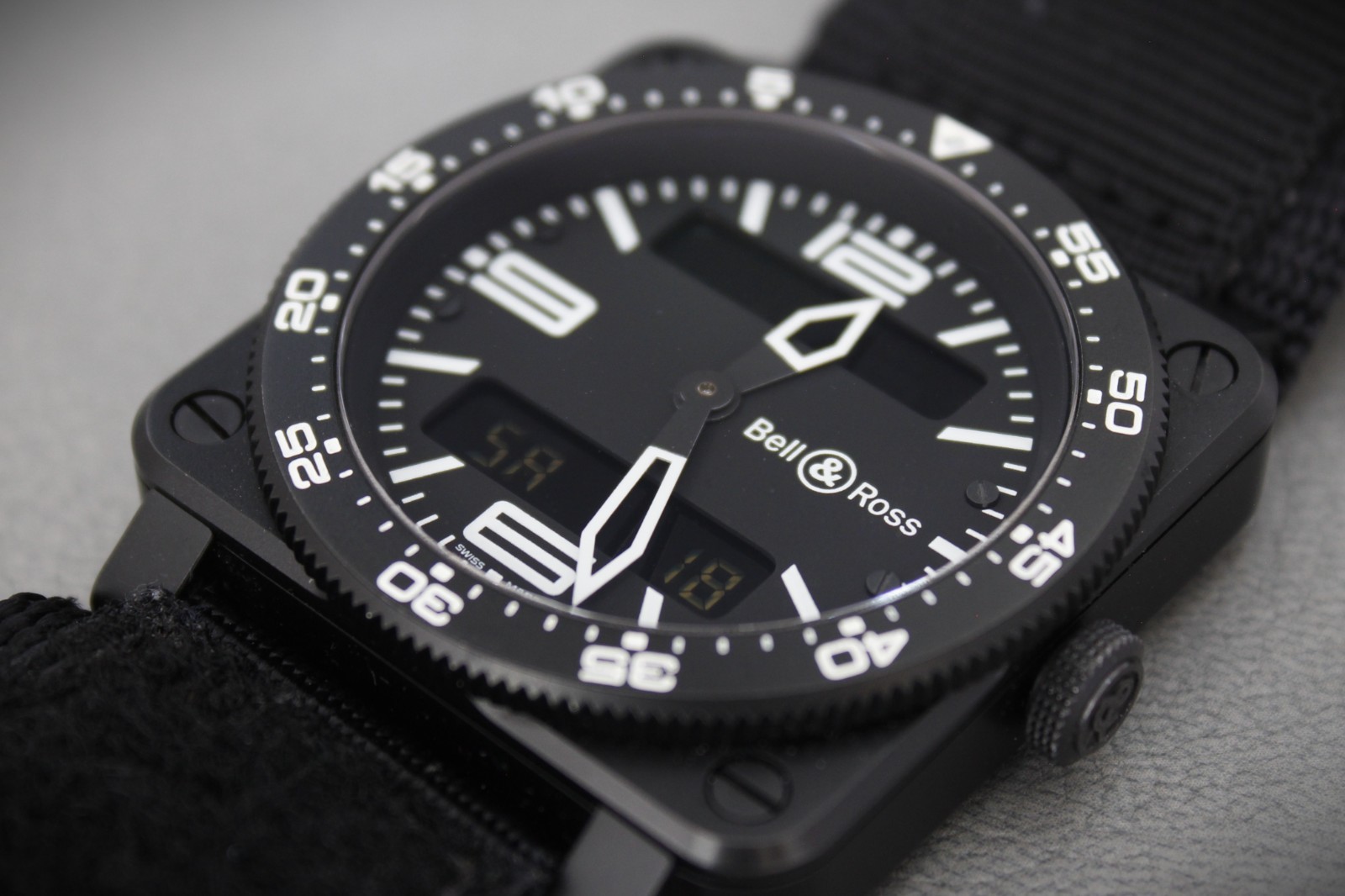 Bell & Ross BR03 Type Aviation Carbon 2012 Box Papers 6-Month Warranty 2x Straps