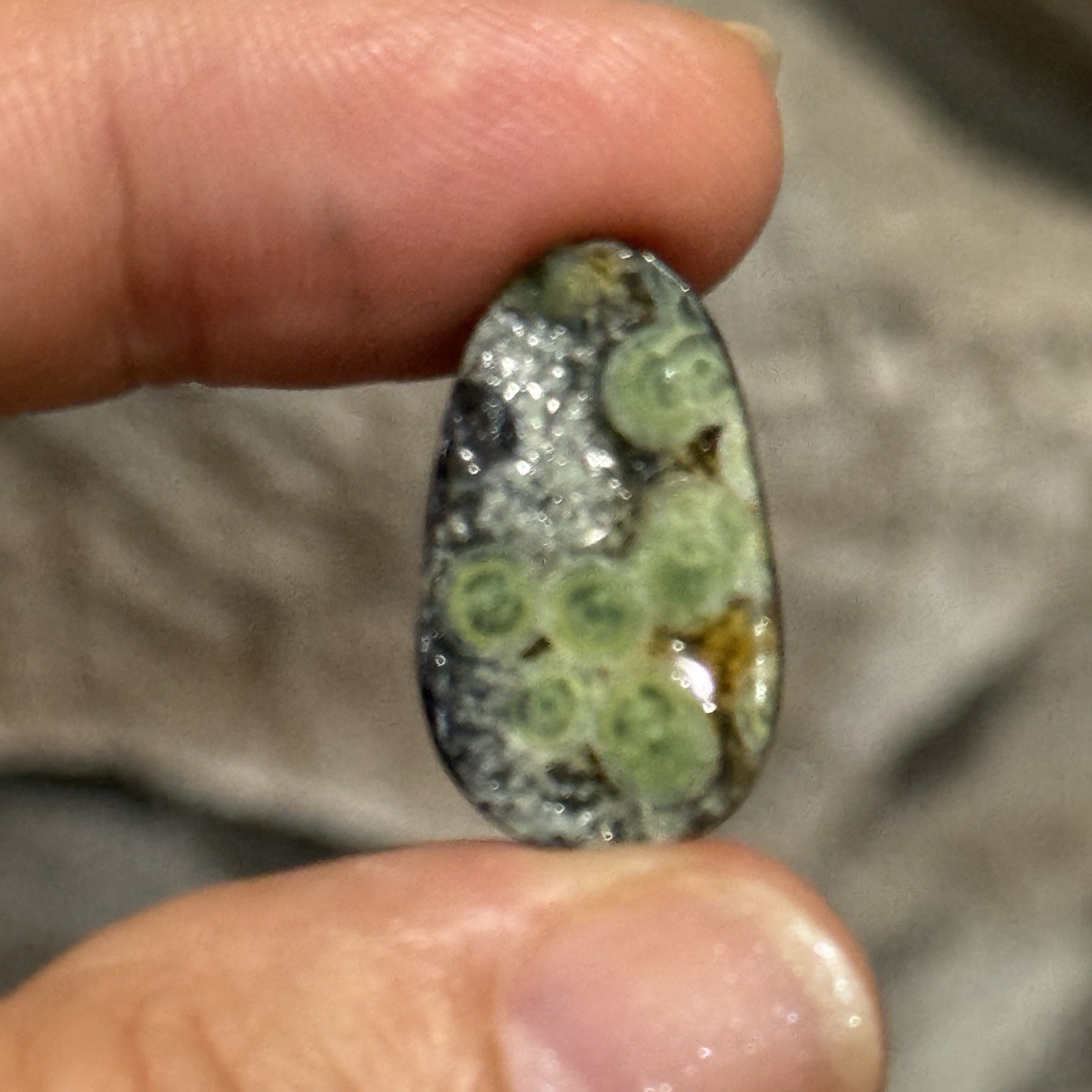 10.9ct 22x13x4.5mm Rare Lime Green Wavelite Loose Drusy Cabochon Gem