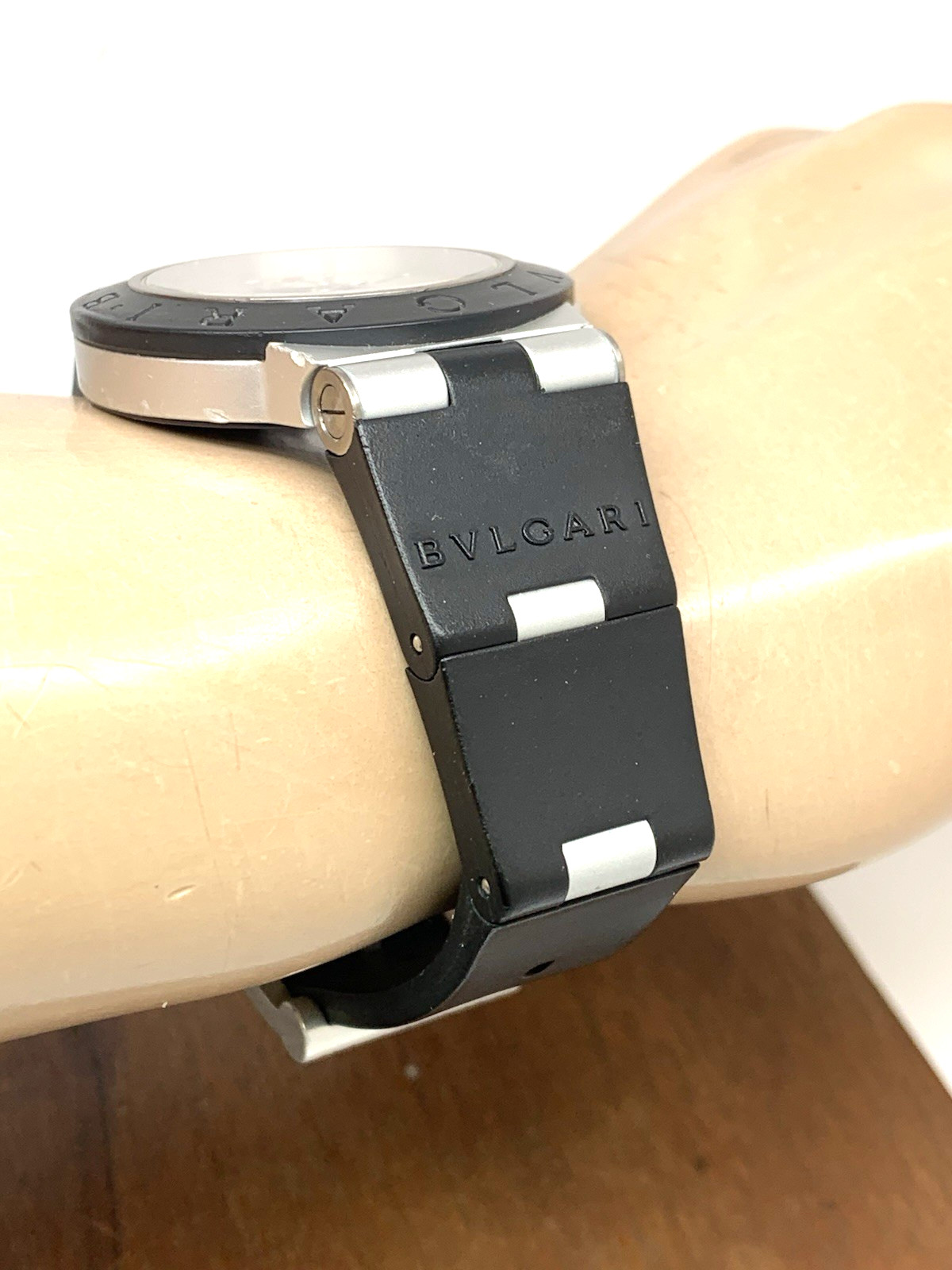 Bvlgari Men’s Watch AL38A Aluminum Swiss Automatic Silver Dial Black Rubber 38mm