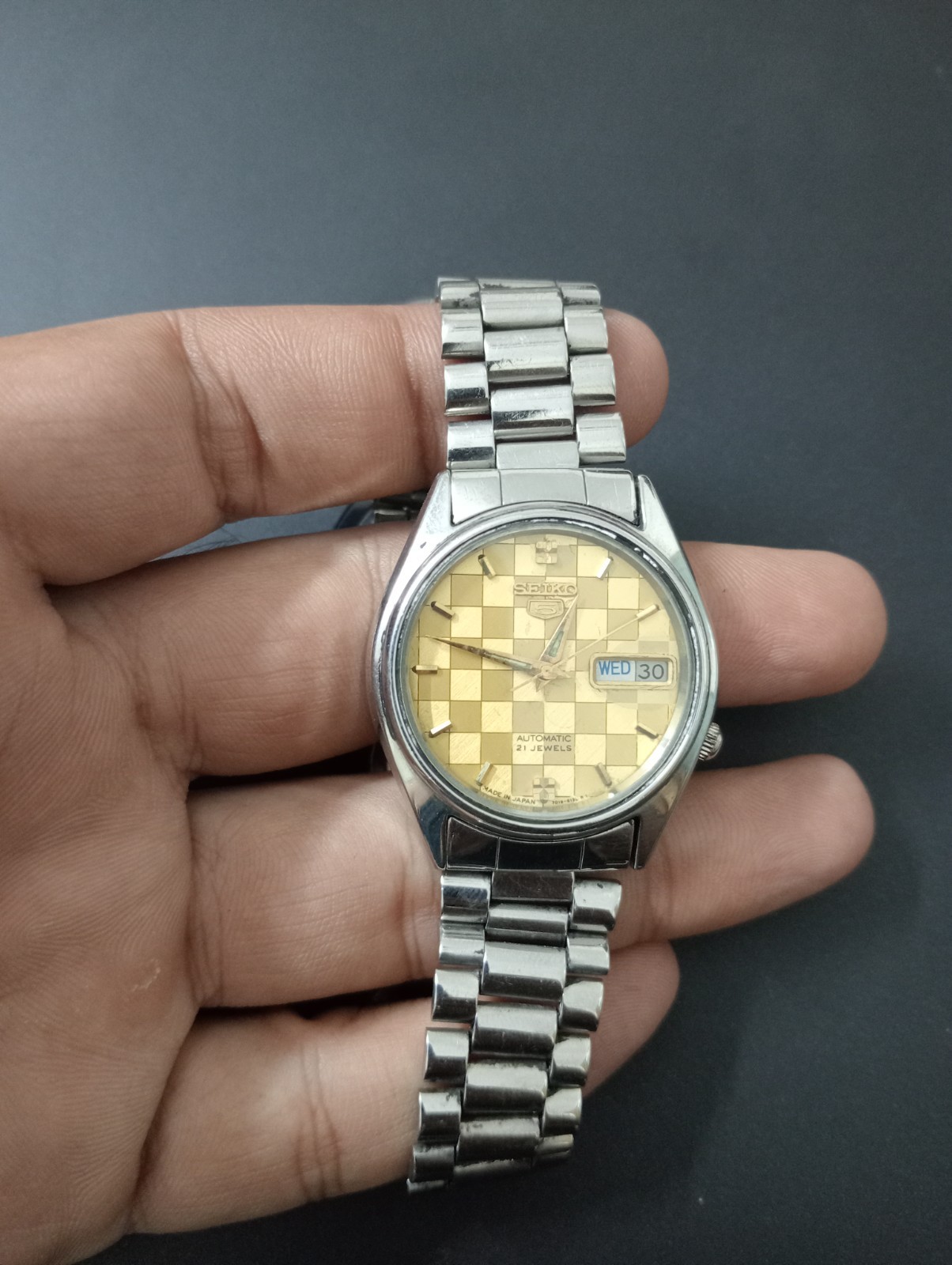 vintage seiko 5 automatic 7009-6001 I wrist watch