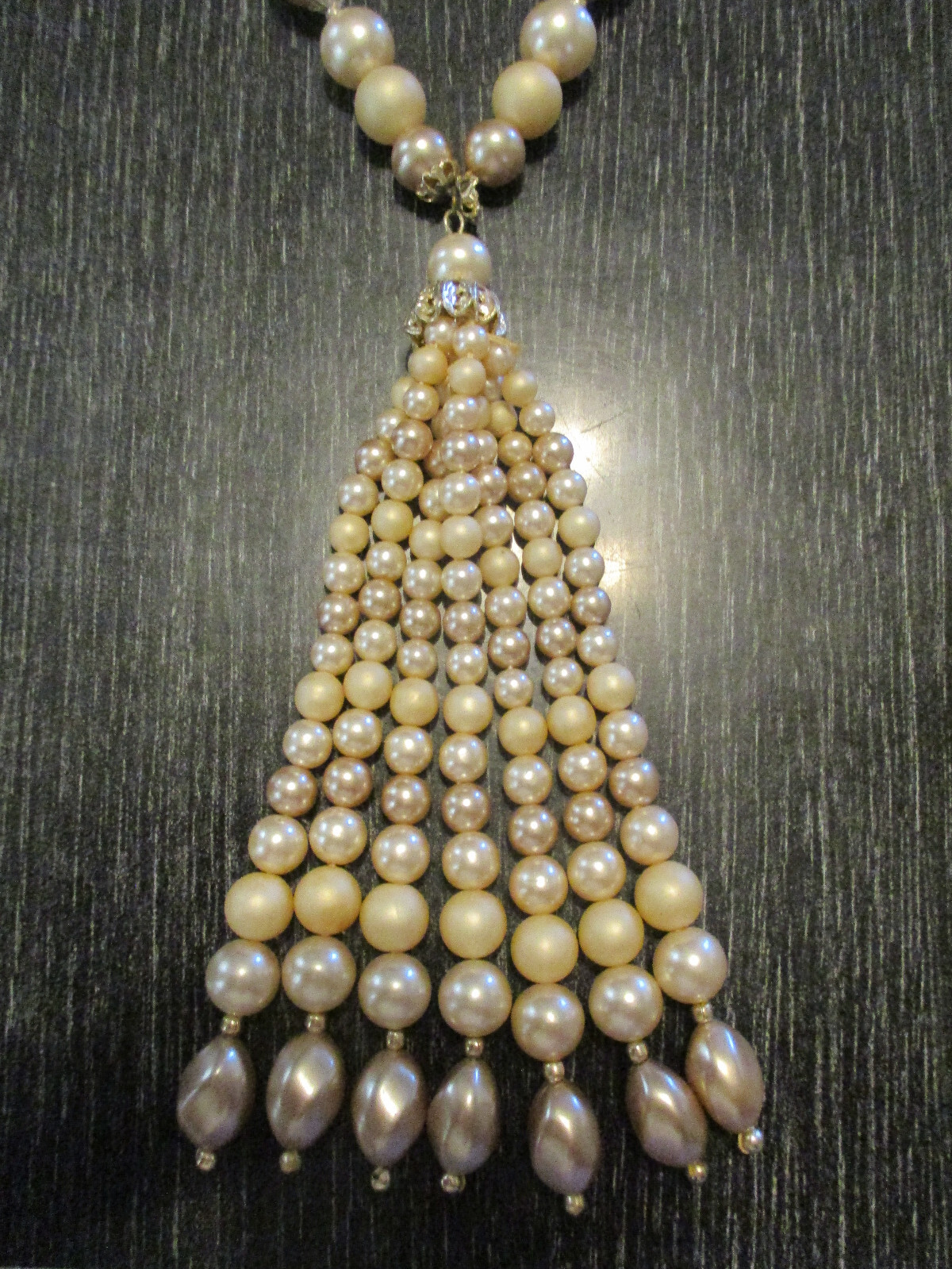 Vintage Retro Faux Pearl Bead 5-1/2″ Drop Dangle Tassel Pendant 17″ Necklace