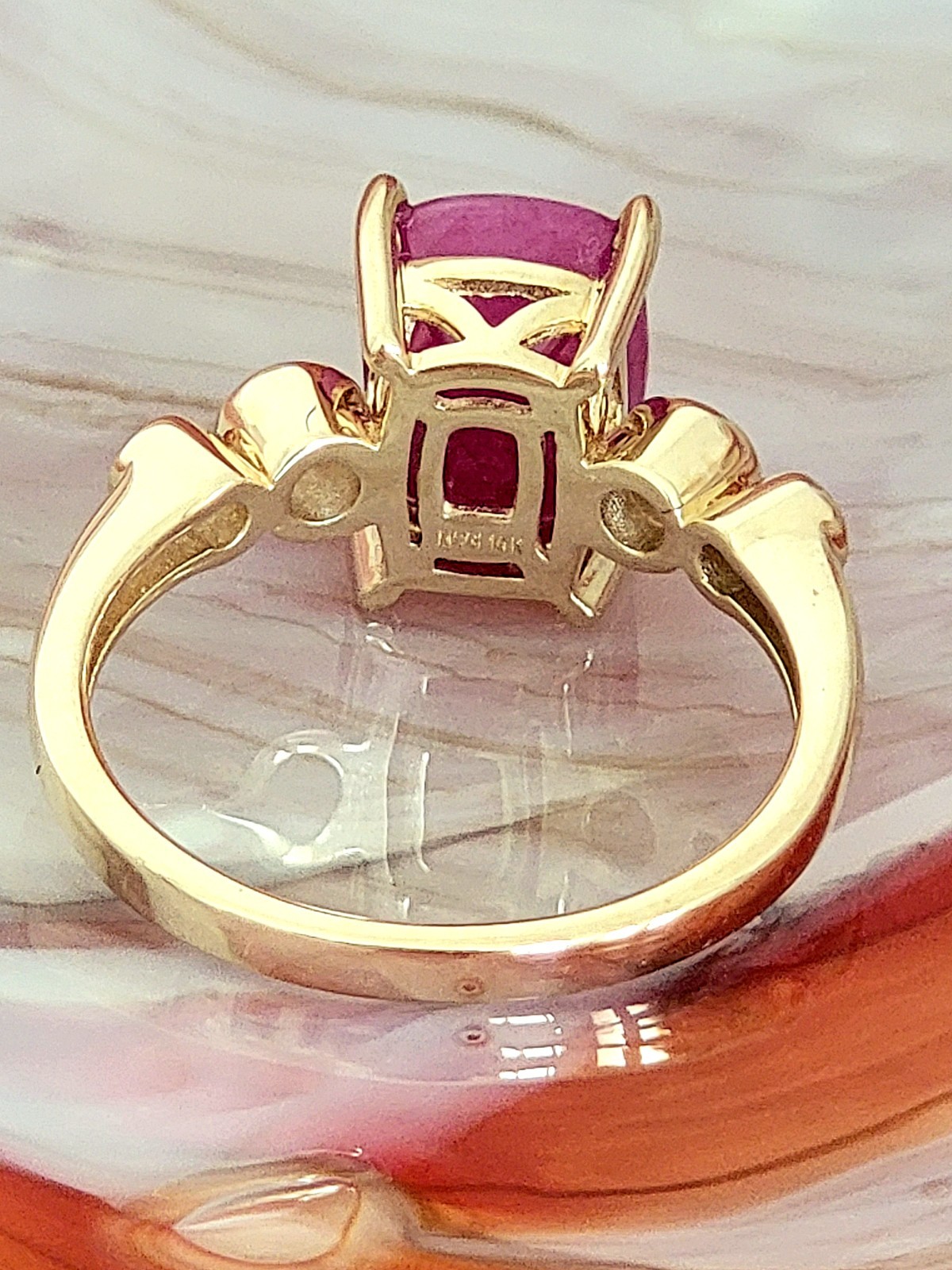 10K Yellow Gold 2.25 ctw Natural (heated only) Ruby 0.17 Diamond Ring Size 6 NEW