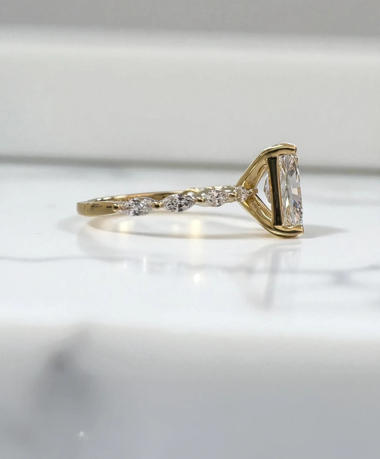 IGI 3.00 Ct Radiant Cut EF/VS1 Lab Grown Diamond Engagement Ring 14K Yellow Gold