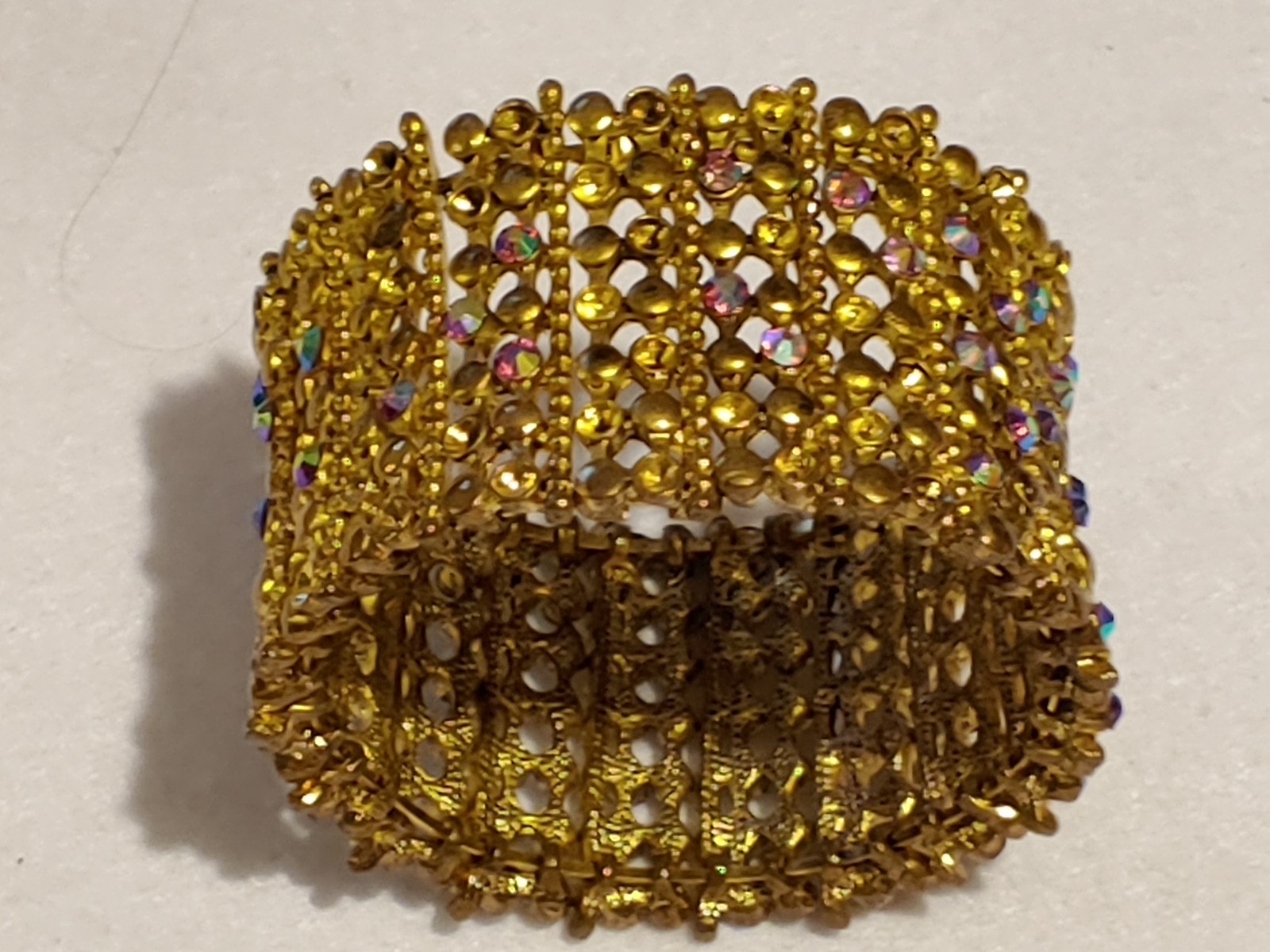 Vintage – 1 1/2 in WIDE RHINESTONE BRACELET – Gold Tone – 2 1/8 in DIA -Heavy