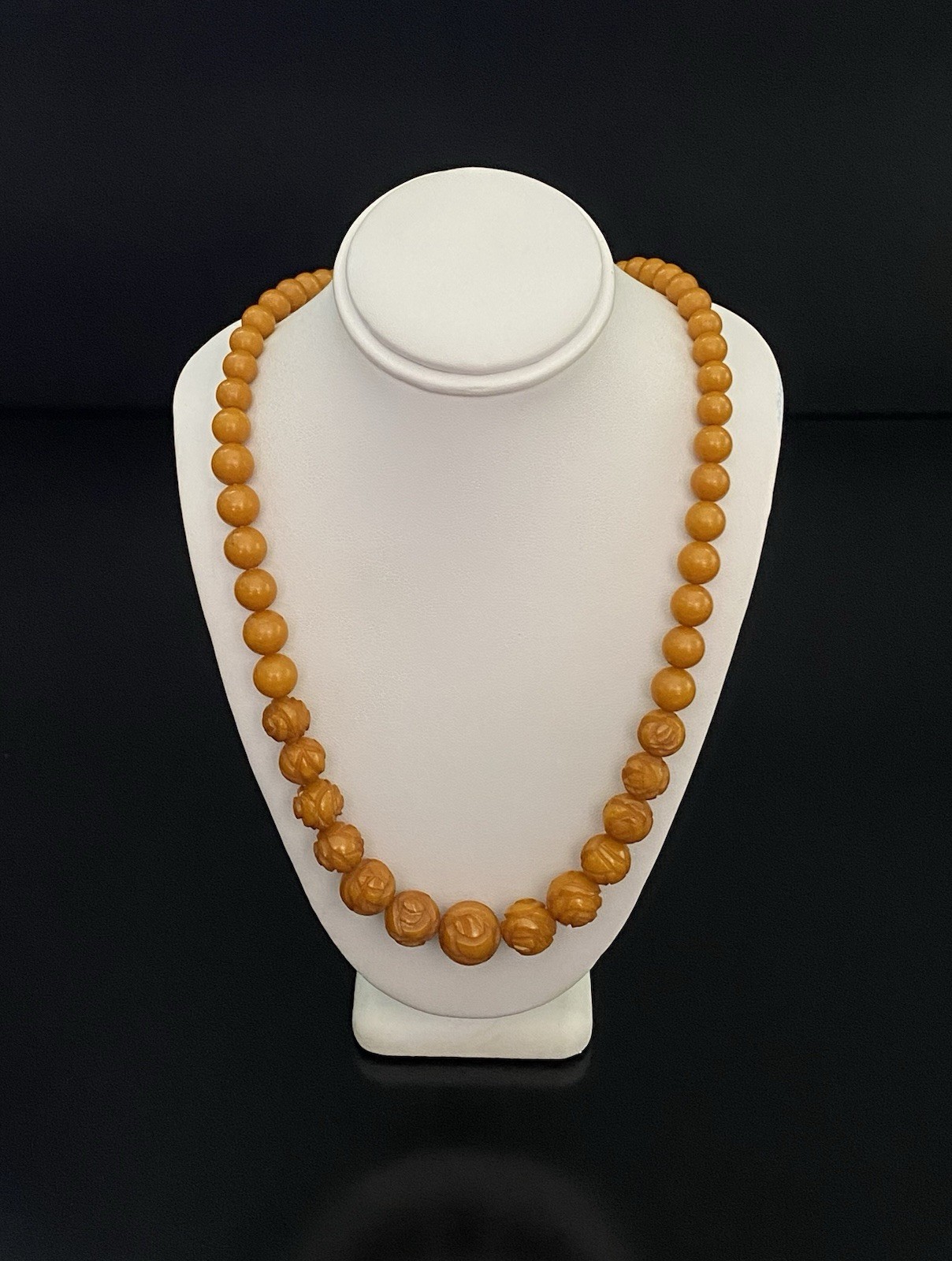 Carved Egg Yolk Butterscotch Amber Bakelite Graduated Bead 21″ Necklace 26.3g