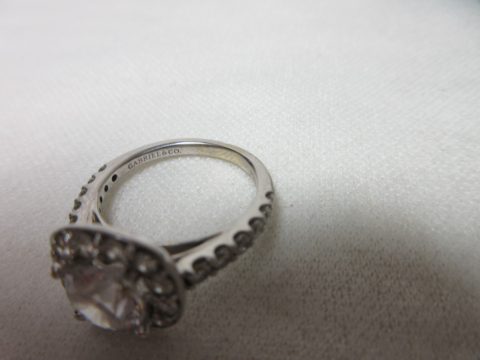 GABRIEL & COMPANY 14K SOLID WHITE GOLD & NATURAL DIAMONDS ENGAGEMENT RING