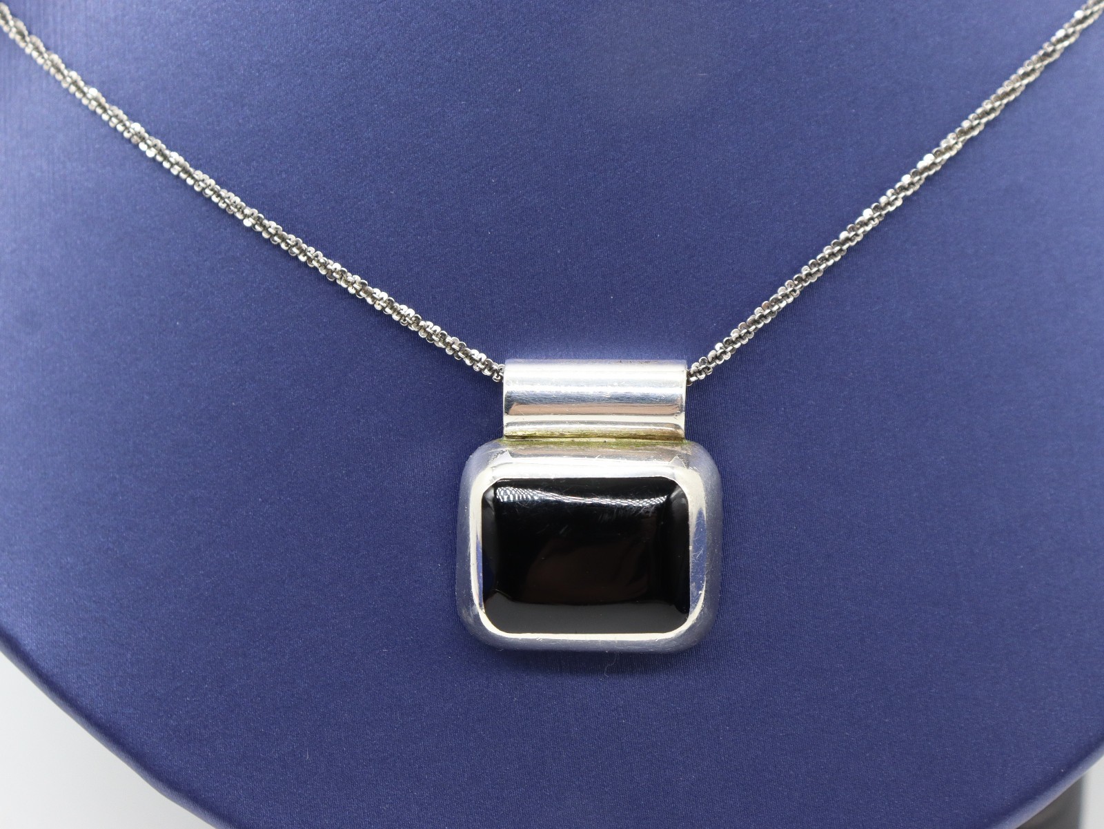 Sterling Black Onyx Pendant 24.5″ Antique Black 1.5mm Rope Necklace 12.70gr