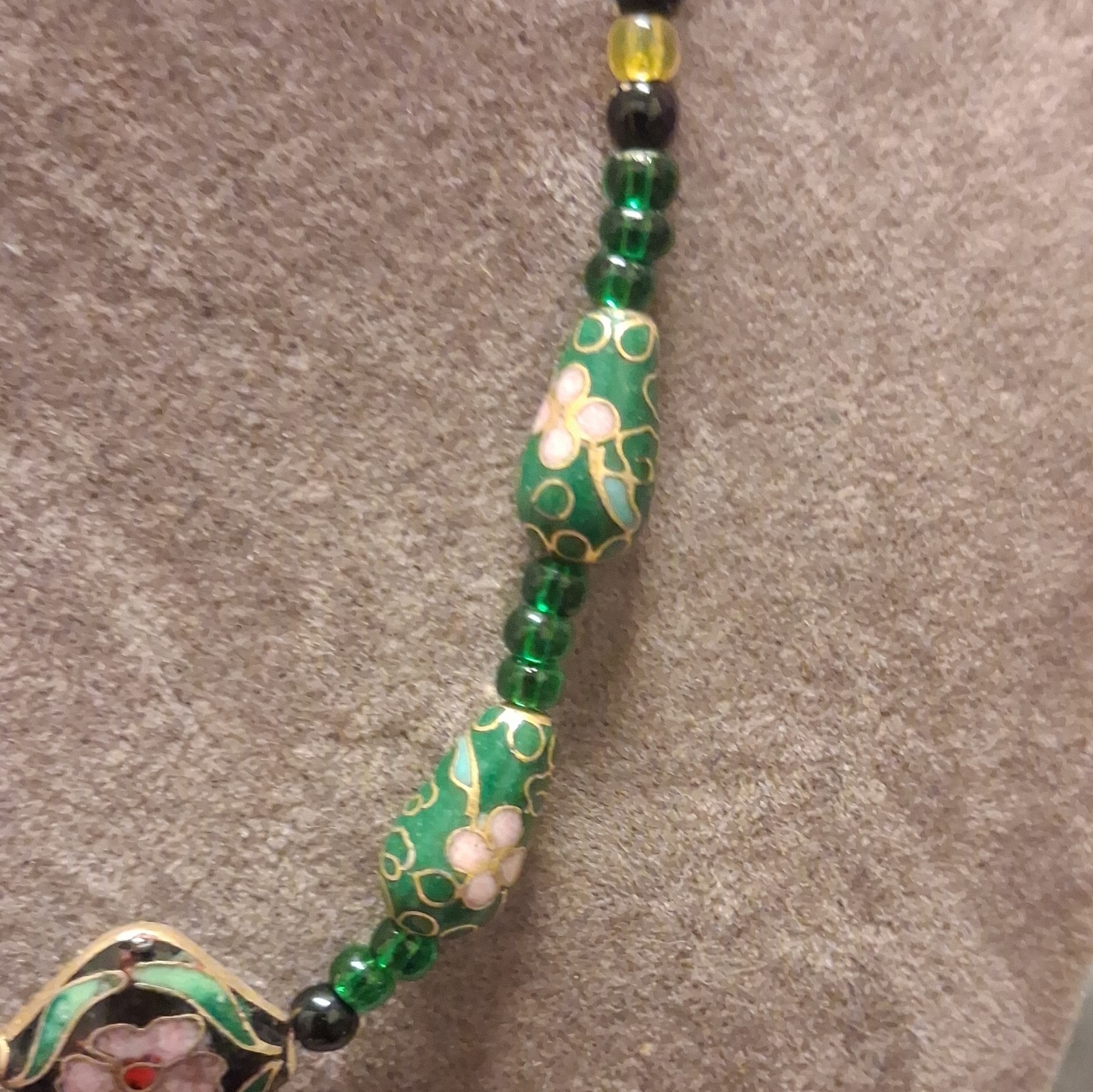 Green Glass Beaded Necklace Floral Cloisonne-Style Beads Box Clasp