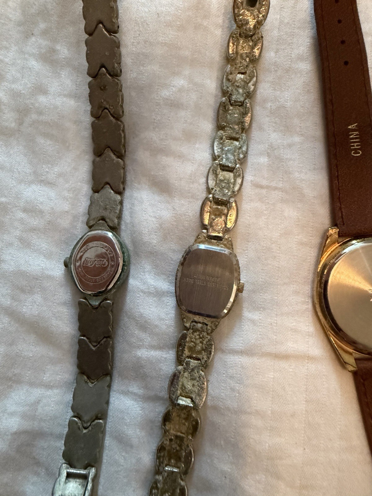 Lot vintage women wristwatches Timex, Citizen, Capezio, and other fashion watch
