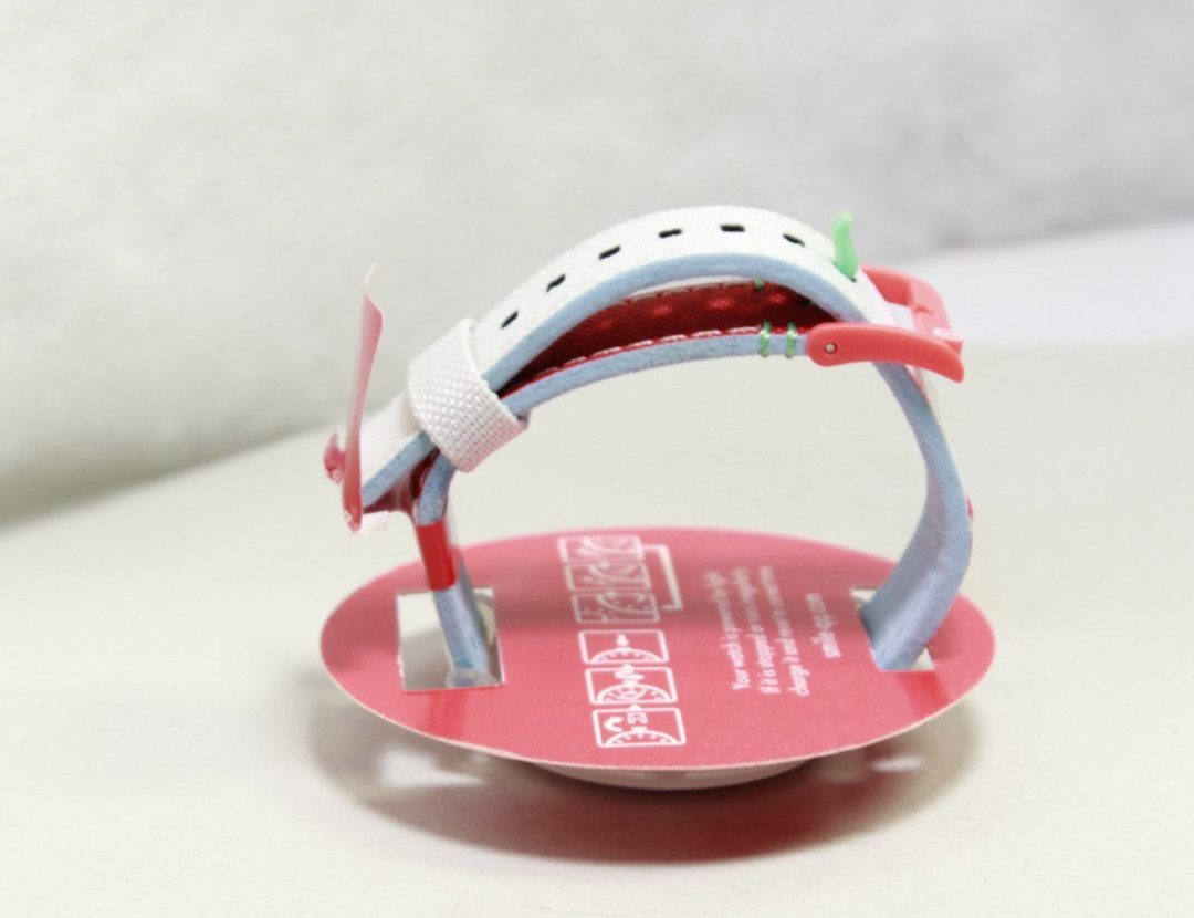 Q &Q JAPAN Waterproof Unisex Kids Analog Quartz Watch/ RED WHITE BLUE