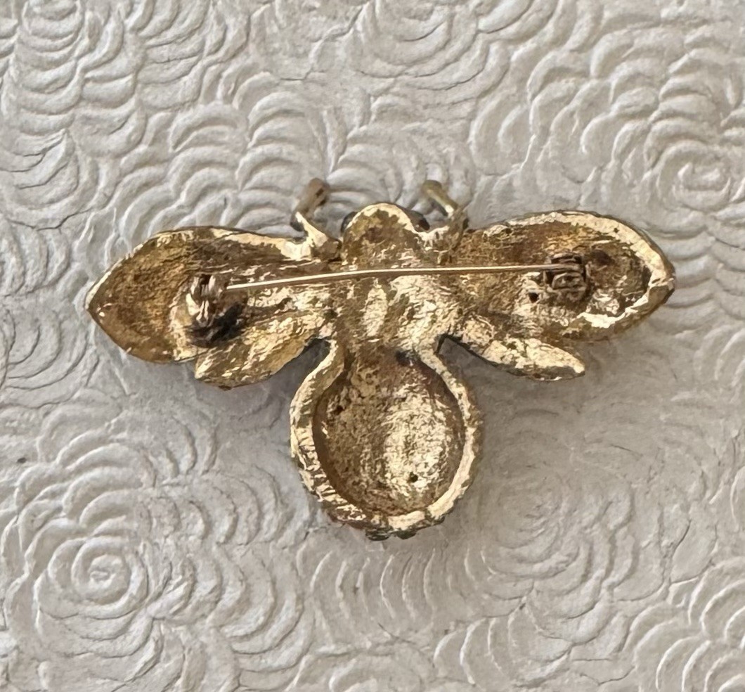 Bee Brooch gold tone metal w/ crystals