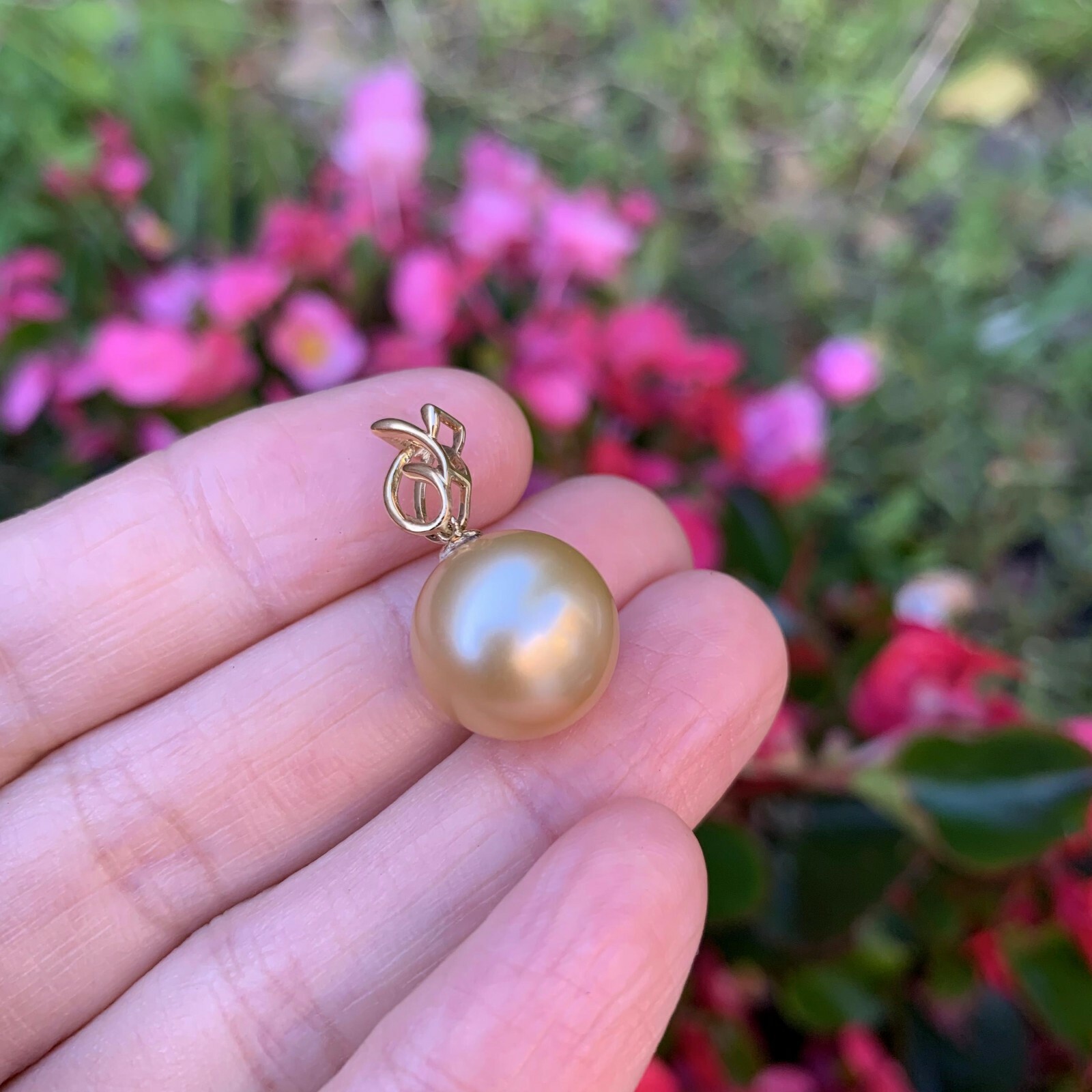 13.2mm High luster Australia Gold seawater Round pearl 18K Gold Pendant KG243