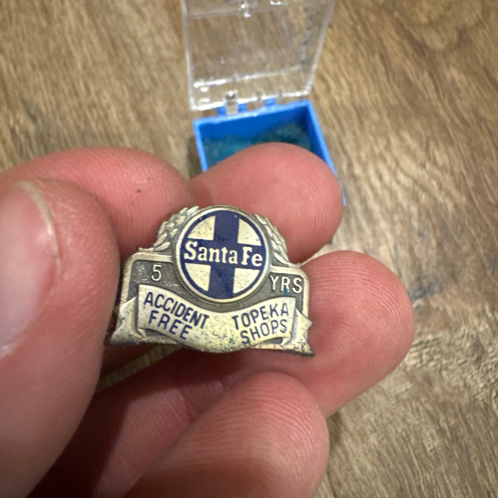 RARE SANTA FE RAILROAD Employee”ACCIDENT FREE” 5 Years LAPEL PIN Topeka Kansas