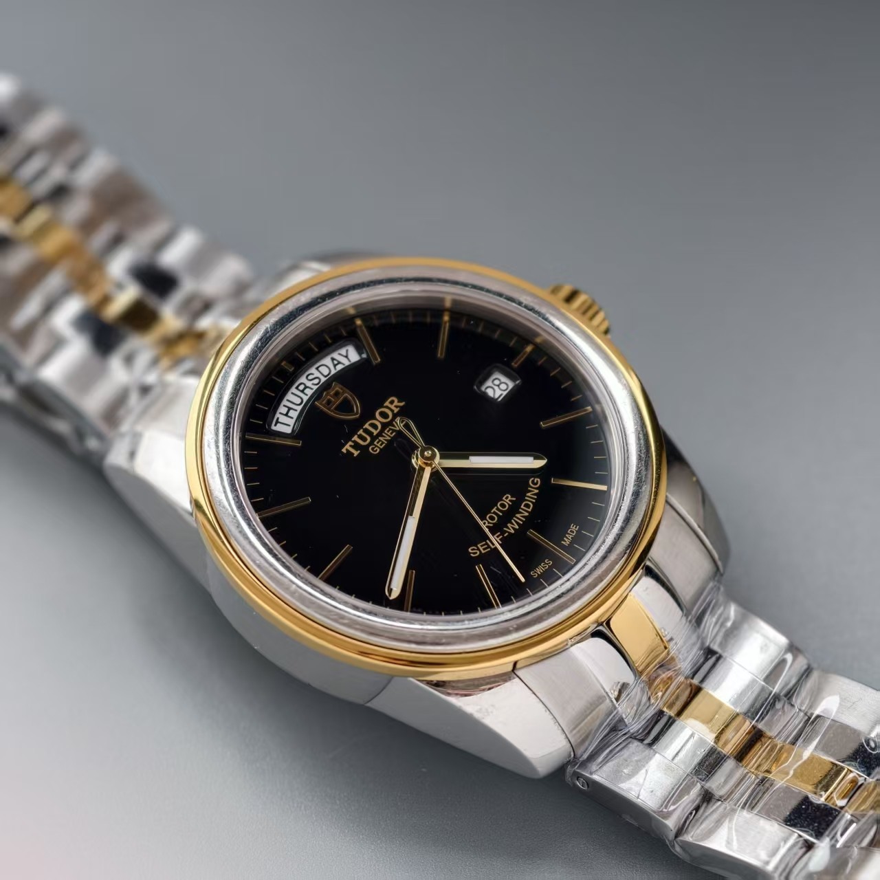 Tudor Black Gilding Dial Glamour M56003-0007 Men’s Watch Automatic 39mm Date