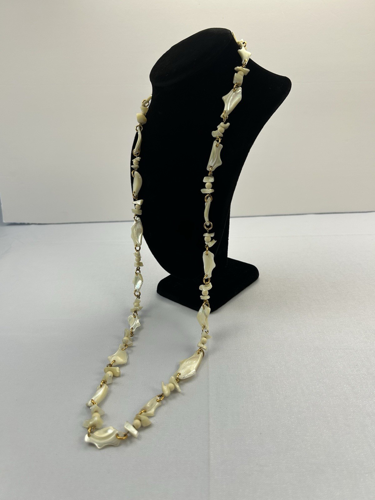 Vintage Mother of Pearl Shell Gold Tone Link Necklace 17” Coastal Boho Chic