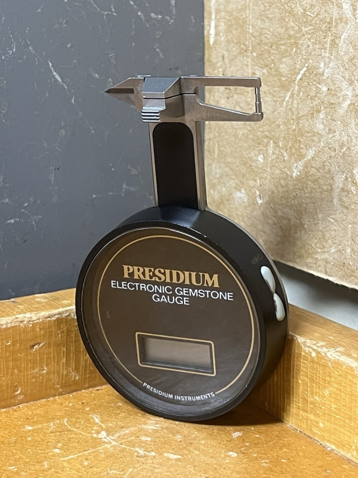 PRESIDIUM ELECTRONIC GEMSTONE GAUGED DIAMOND GEM GAUGE ~