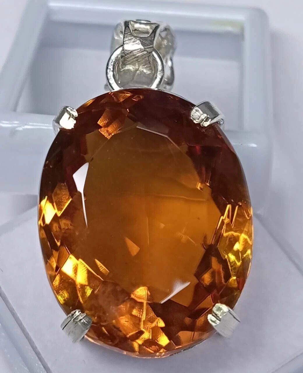 Oval Cut Pendant Alexandrite Colour Change 62-64 Ct Natural Gemstone Certified