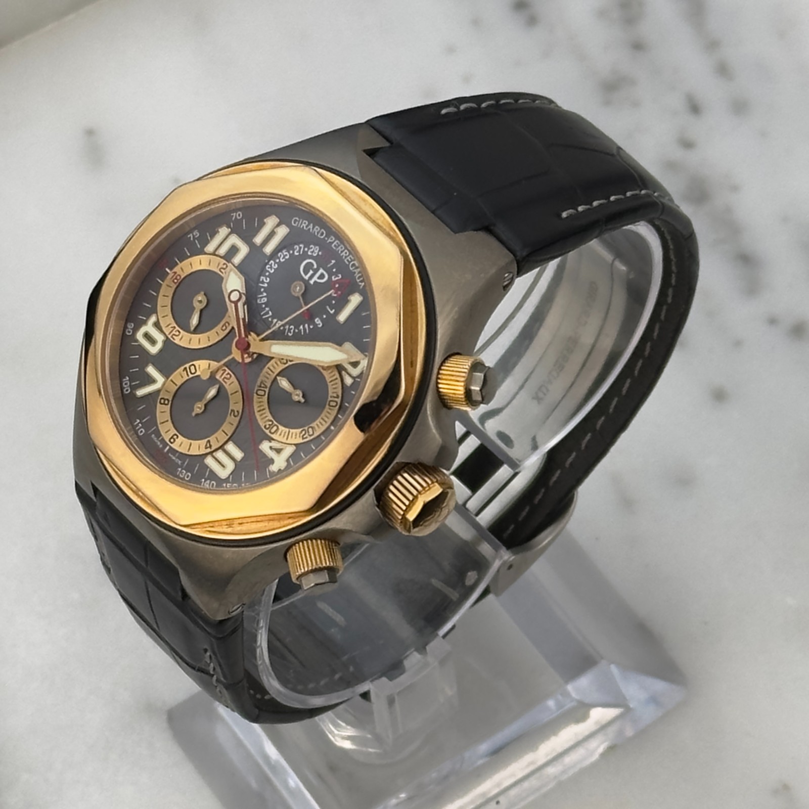 Girard-Perregaux Laureato EVO3 Chronograph 80180-26-212-FK6A Titanium Rose Gold