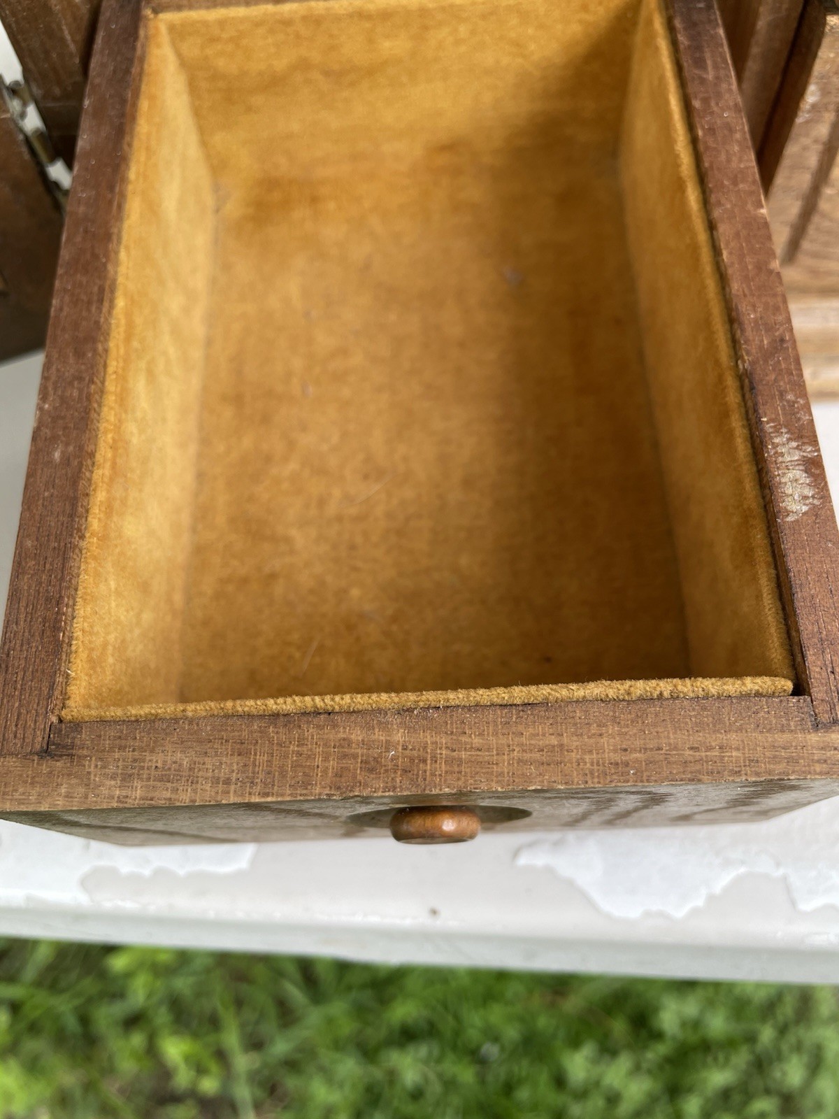 vintage wooden jewelry box