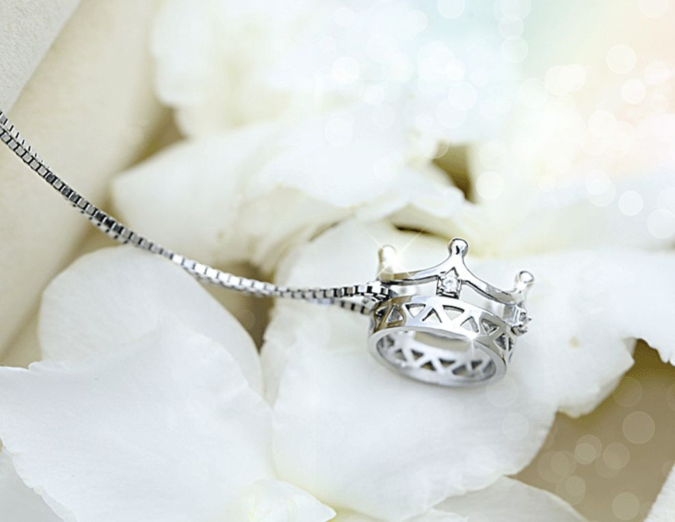 Fashion Royal “Crown” Silver SP Cubic Zirconia Pendant Chain Necklace
