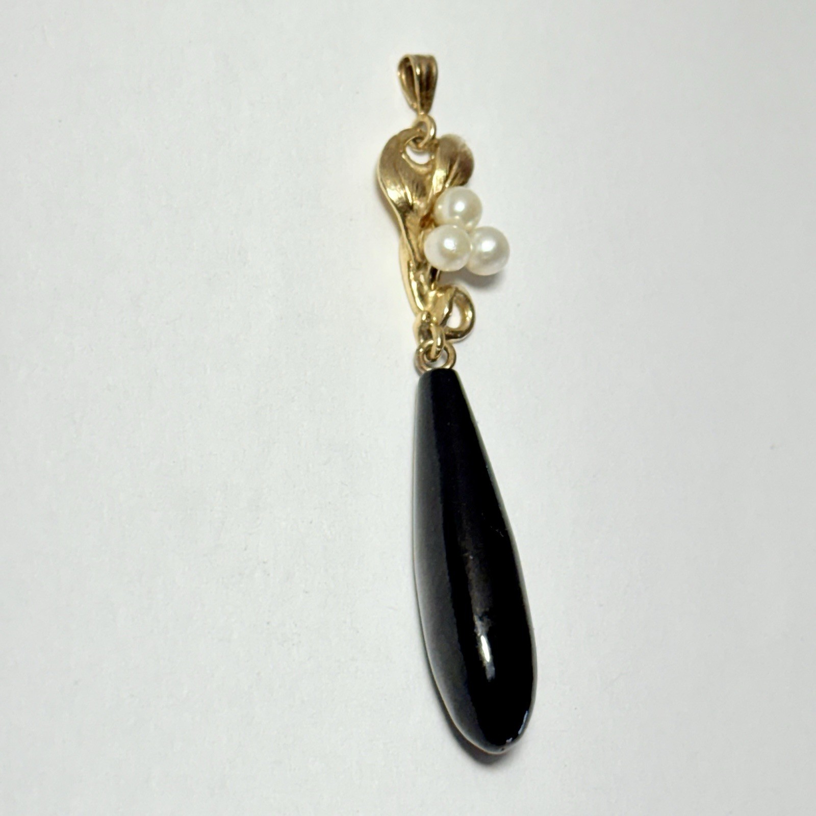Vintage 13K Yellow Gold Black Coral Triple Pearl Leaf 44mm Dangle Pendant 1.95g