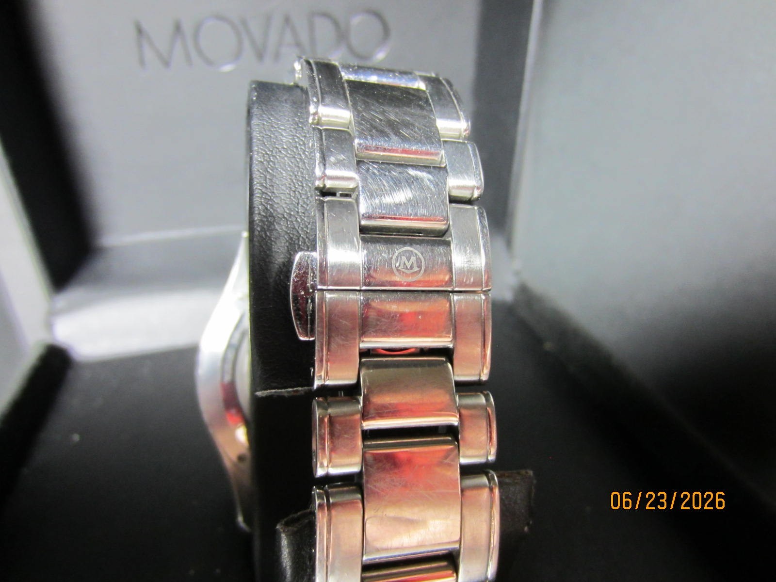 Movado Series 800 Men’s Swiss Chronograph Steel Bracelet Watch 42mm – Silver