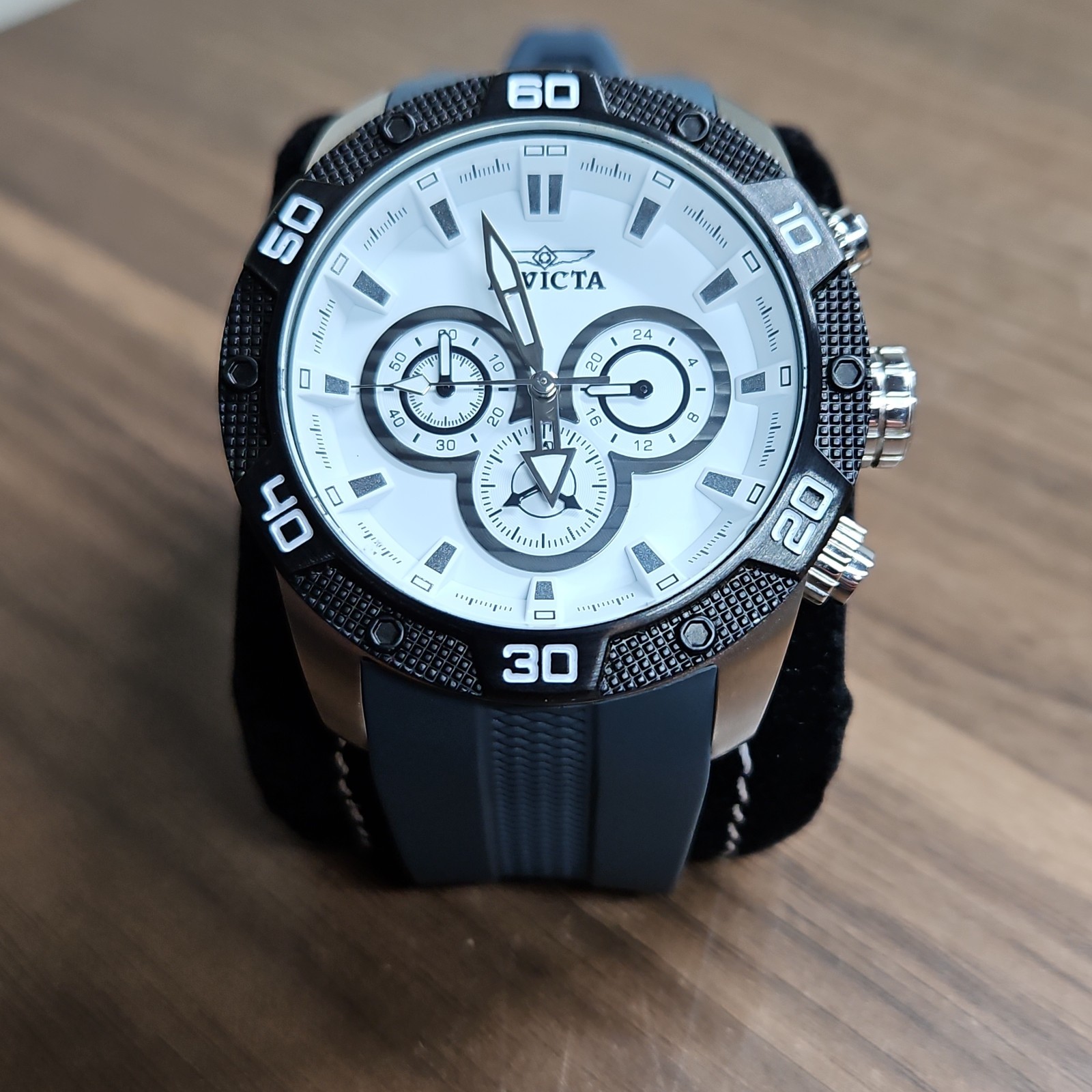 Invicta 48mm Pro Diver Mens Watch Model# 27979 Flame Fusion Crystal (Needs Batt)