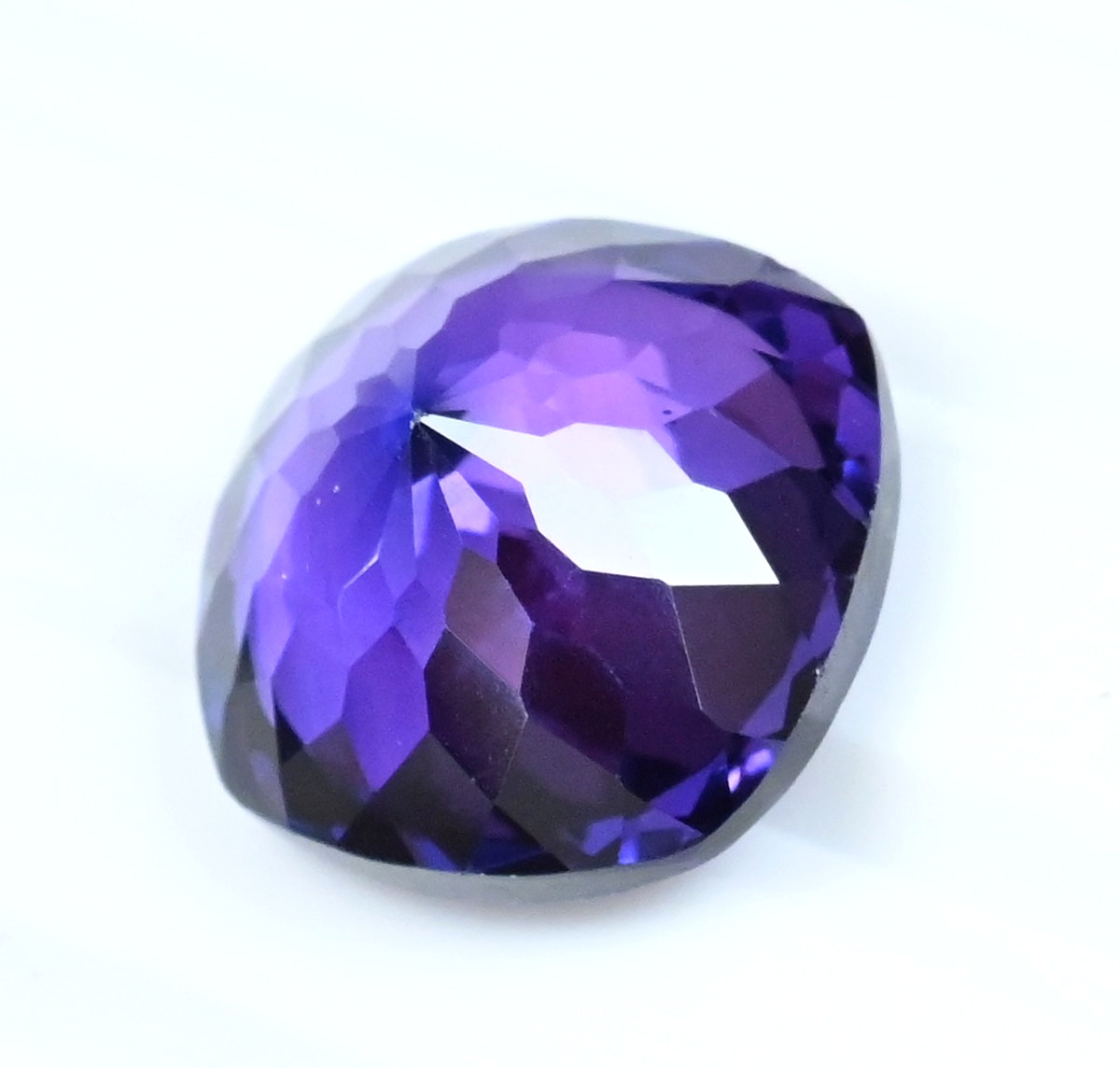 20.50 Ct Natural Purple-Blue Tanzanite Flawless Cushion Certified Loose Gemstone