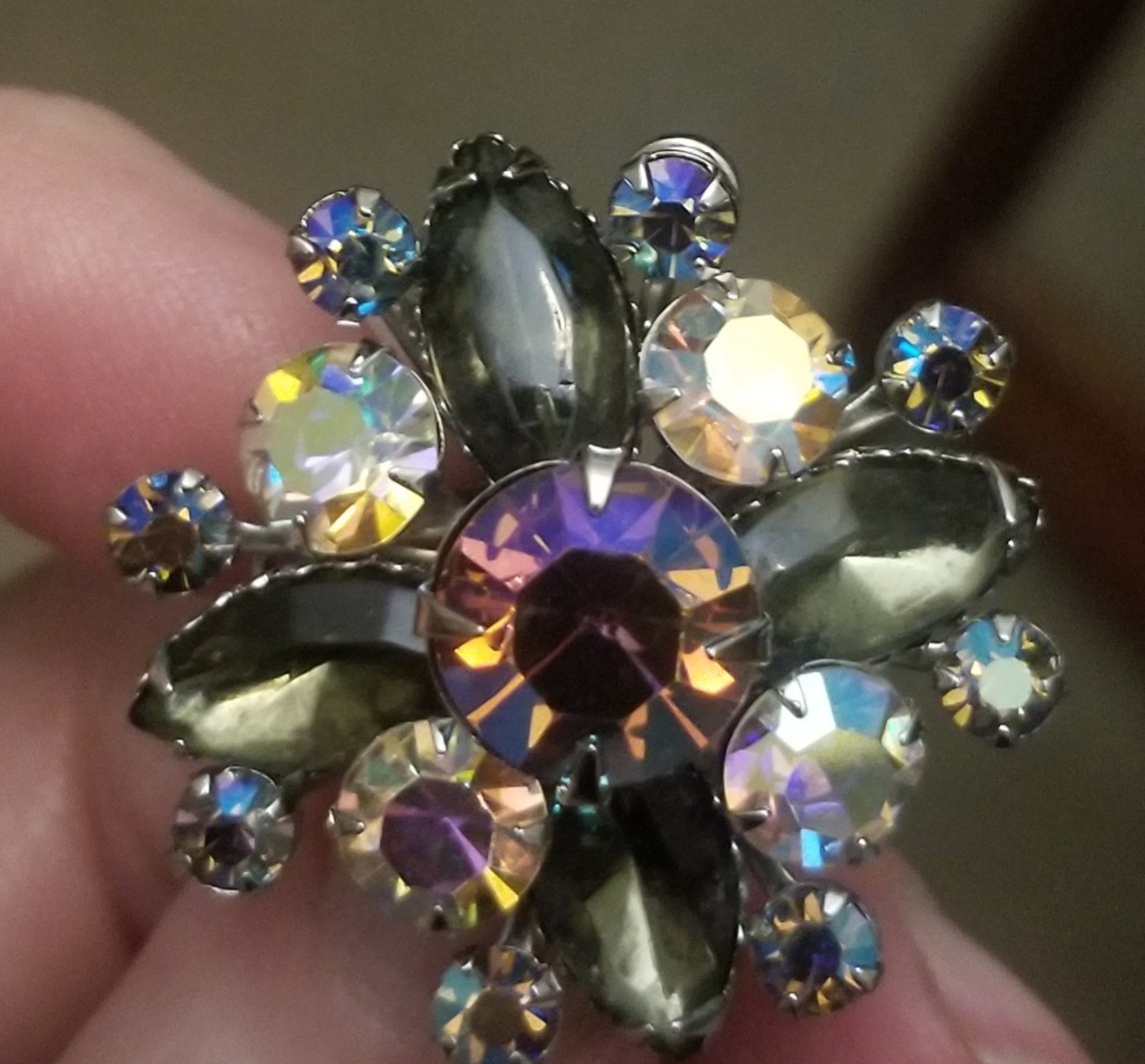 1950s Aurora Borealis SINGLE Vintage Clip Earring