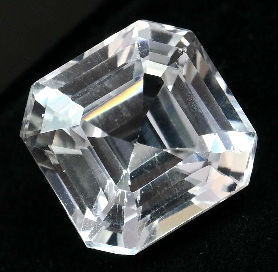 Flawless 14.85 Ct Natural White Colorless Montana Sapphire Certified Gemstone