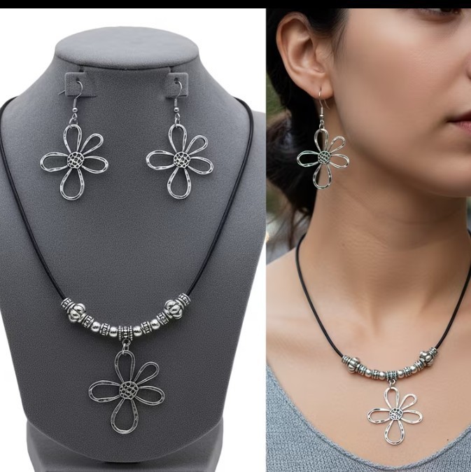 Beautiful Silver Toned Flower Necklace And Earrings Set