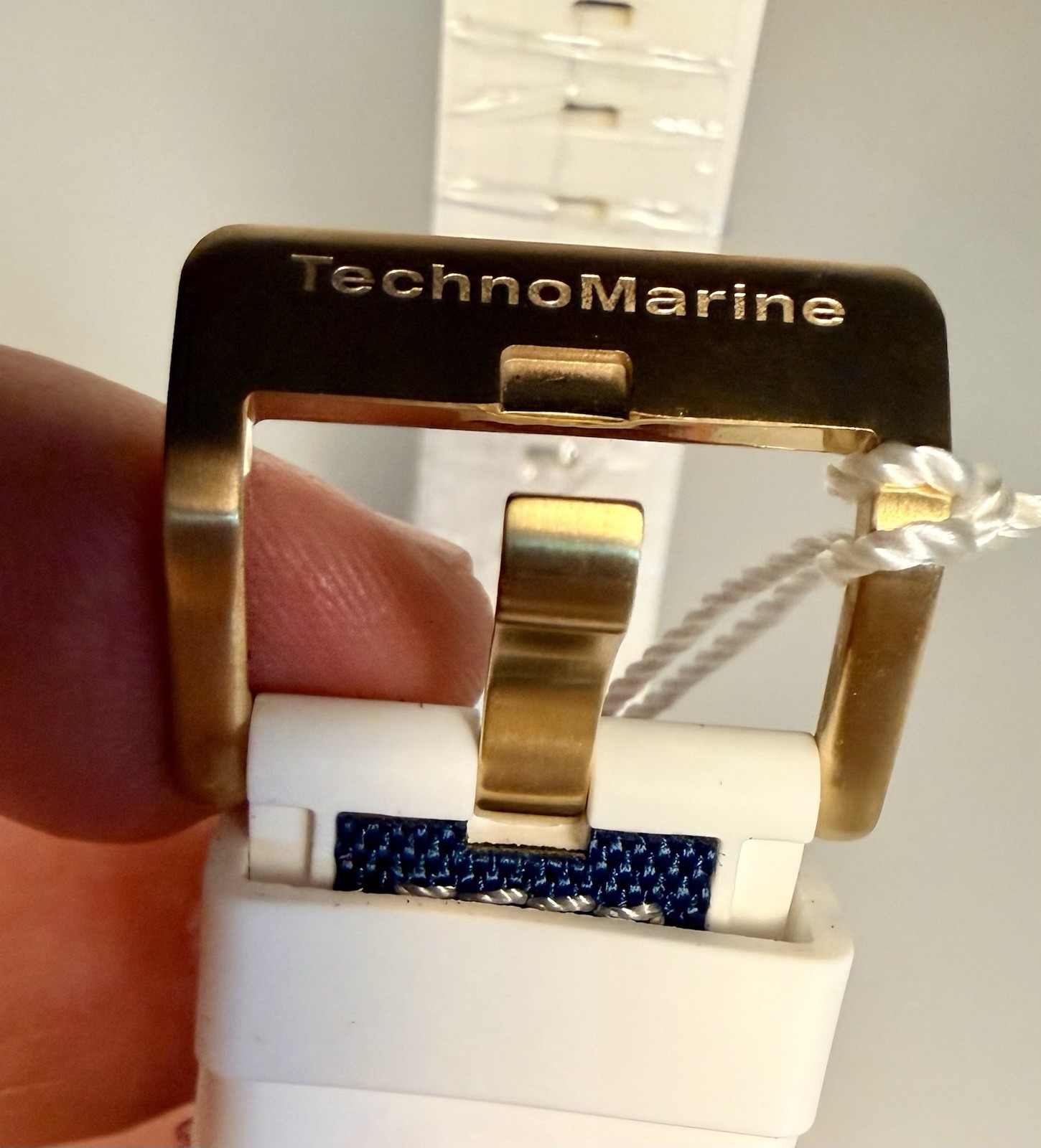 TechnoMarine Reef Shark Swiss Ronda Z50 Mens Watch 48mm, White/Blue ZG-TM-519007