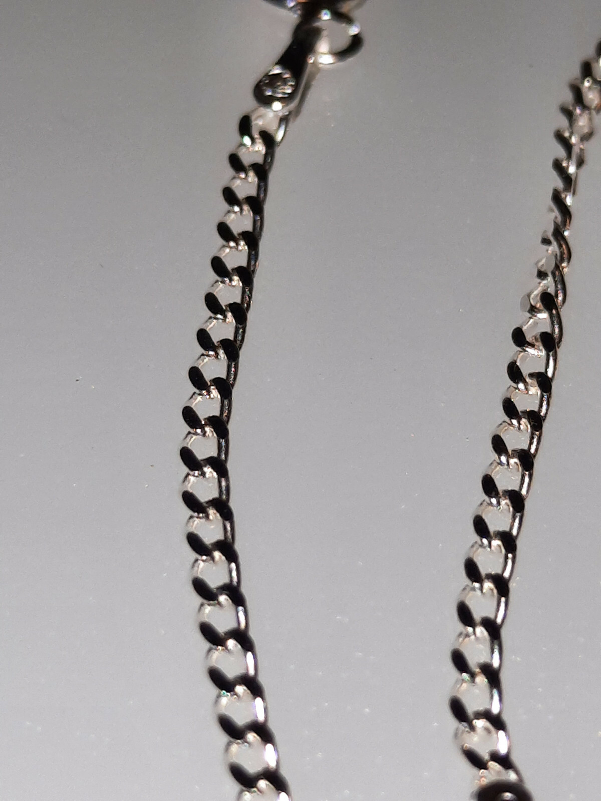 Italian Sterling Silver Curb Link Bracelet (7.50 In) (1.90 g)