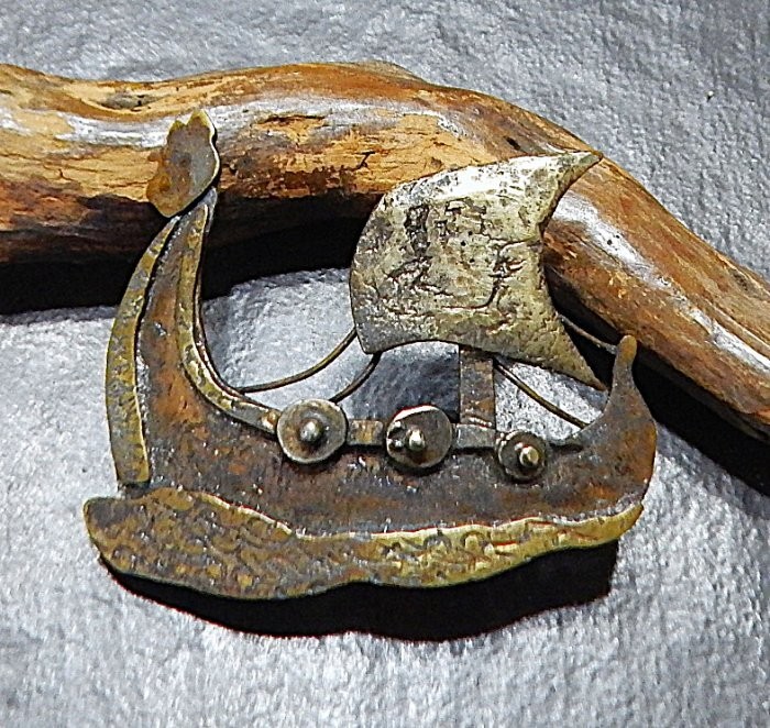 Vintage Scandinavian Primitive Viking Ship Handcrafted Brass Pin ~ ESTATE